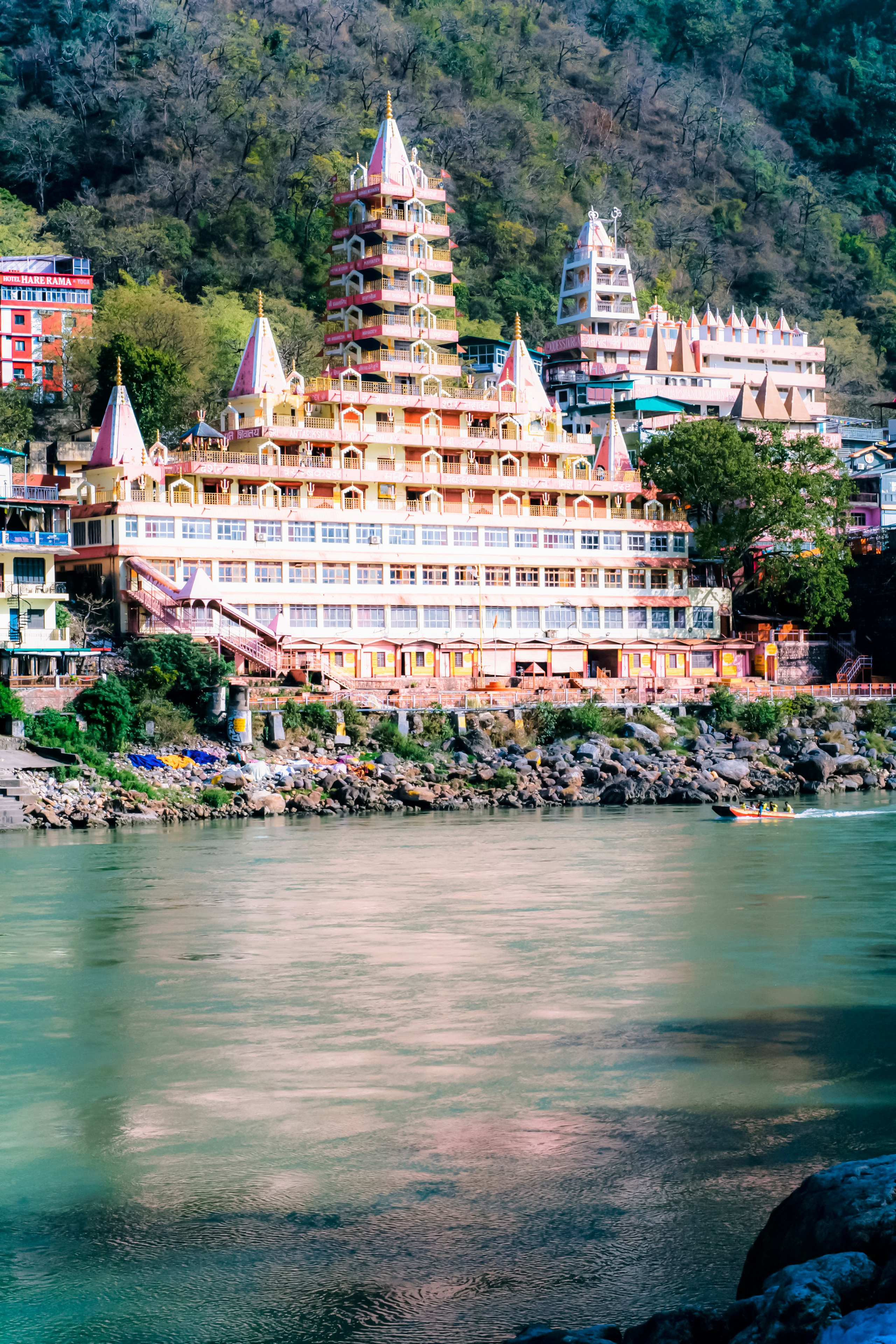 Ришикеш стрит. Iraogo