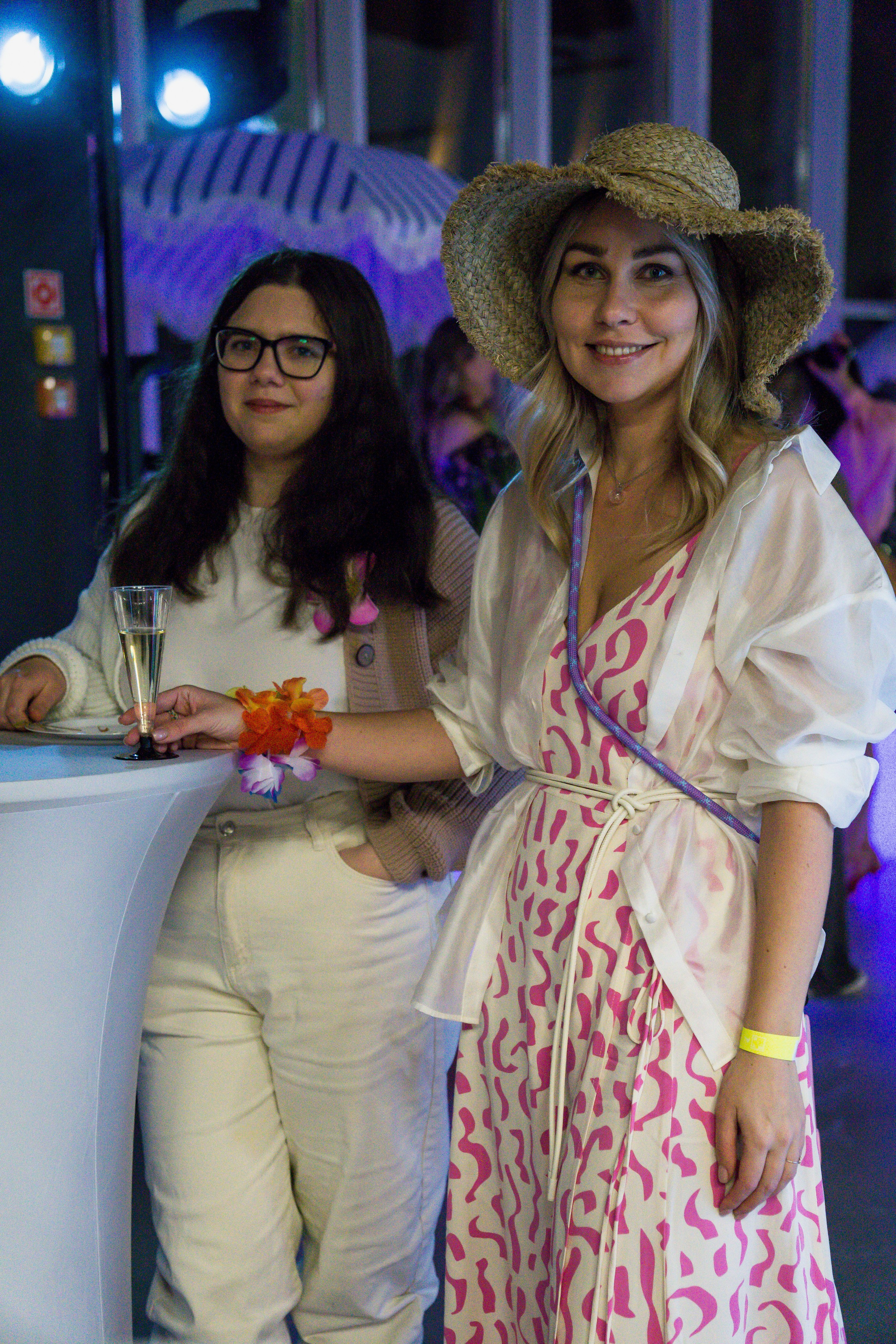 МТС корпоратив Гавайская вечеринка. Фотограф