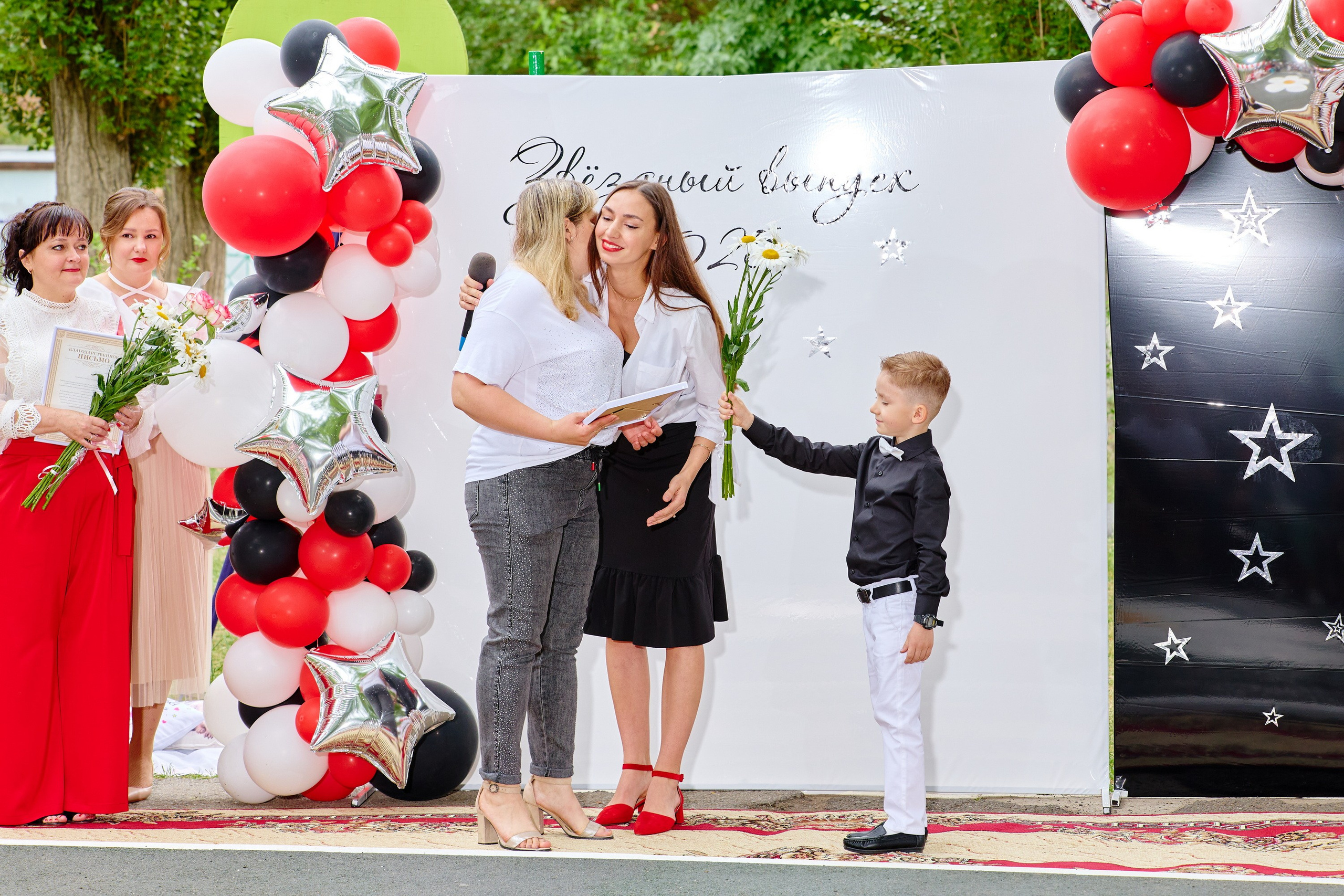 Выпускной 45 сад. Фотограф Выпускные альбомы Таганрог Сергей Коробченко