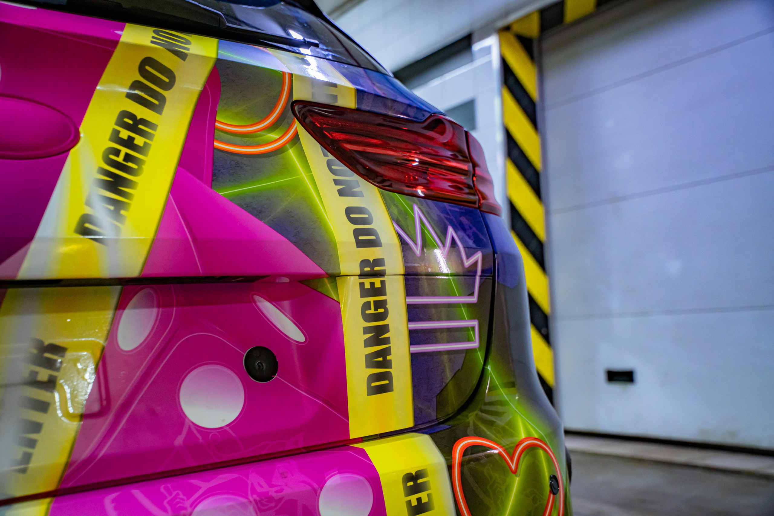 Винилография на KIA Ceed SW. Студия дизайна и оклейки авто Barmaley Design