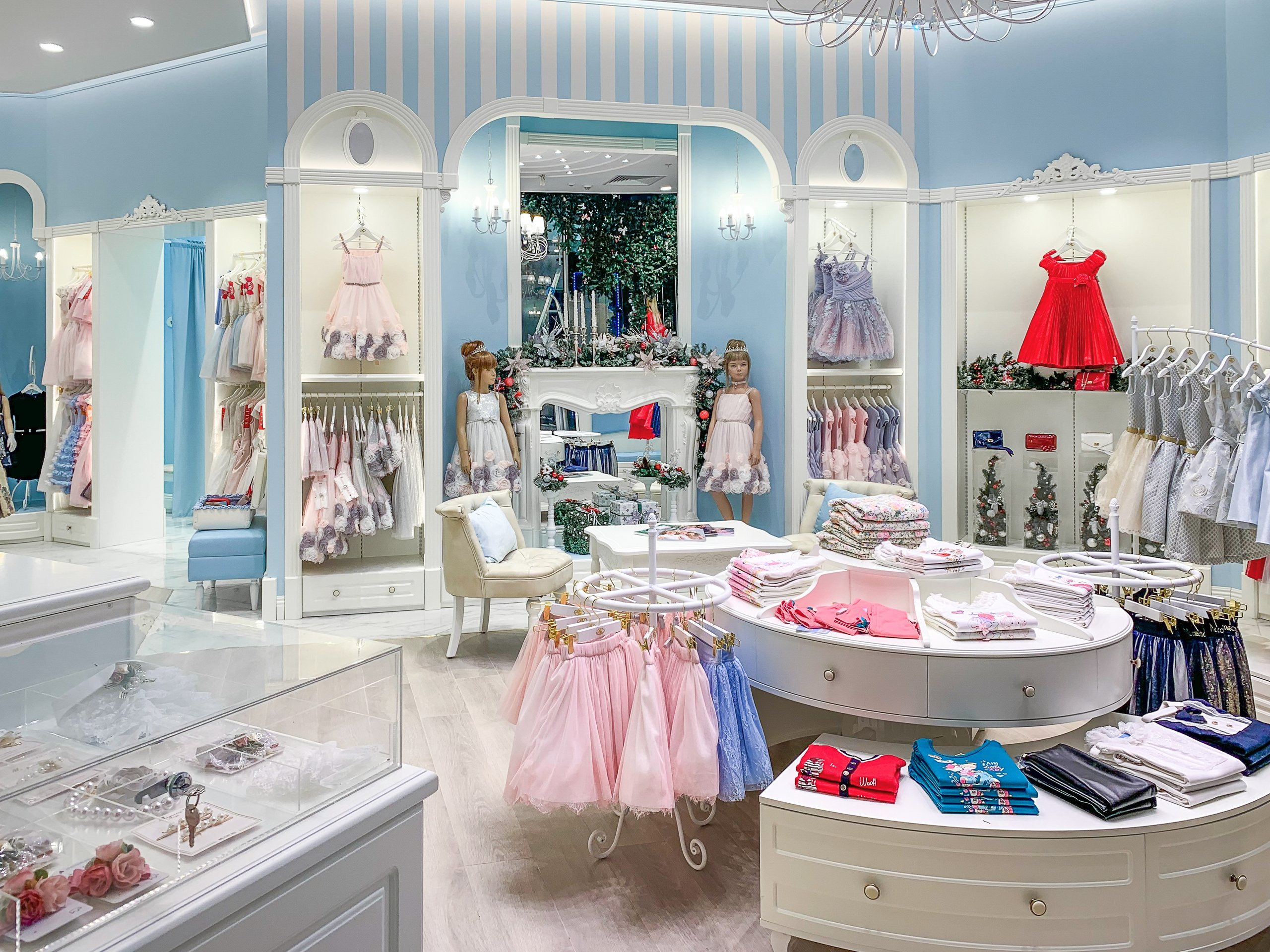 Магазин детской одежды. Фотограф Наталья Вершинина