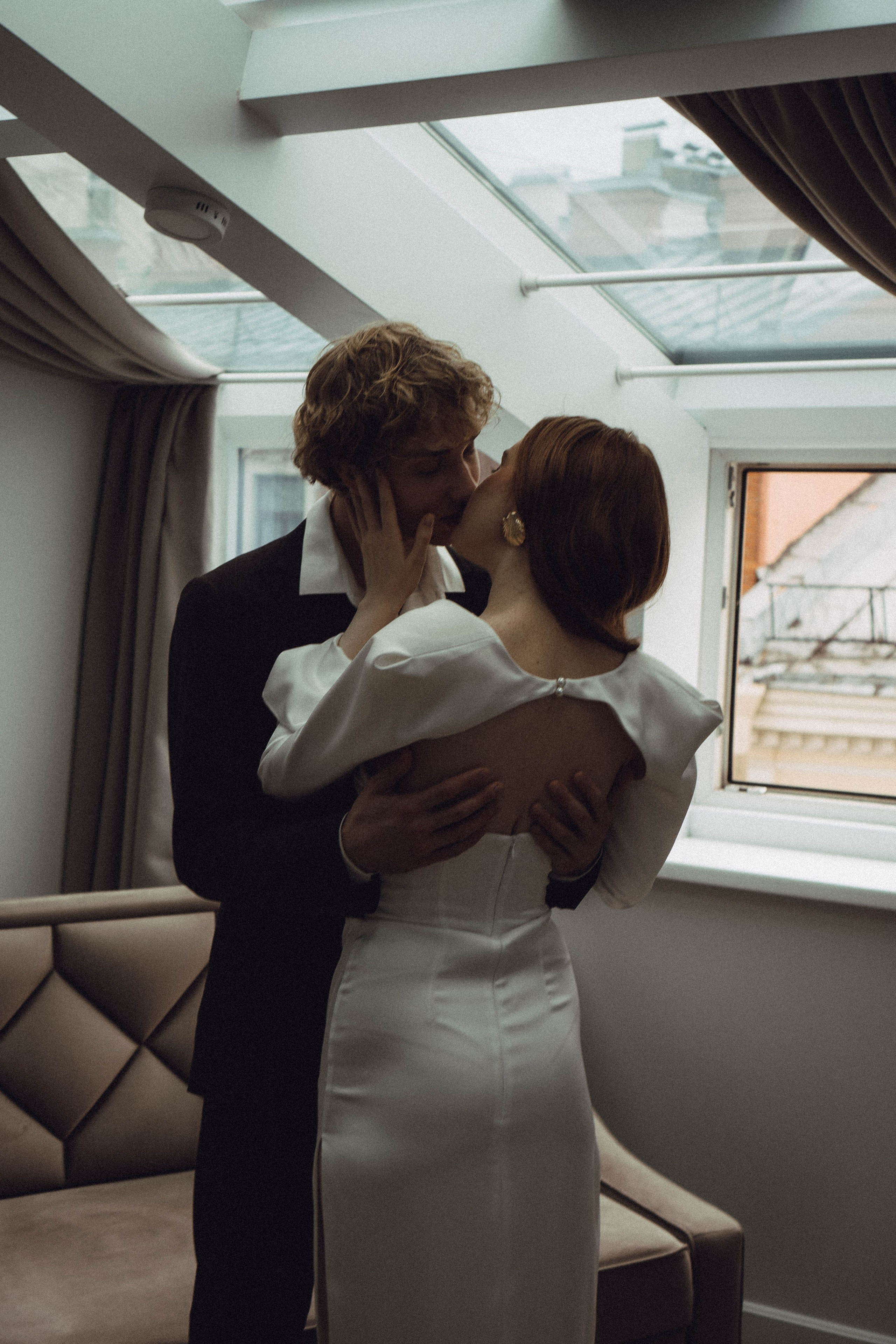 СВАДЕБНАЯ СЬЕМКА В ОТЕЛЕ. СБОРЫ ЖЕНИХА И НЕВЕСТЫ И ТАКЖЕ ТОР И ПОДГОТОВКА К ПРОГУЛКЕ. Профессиональный фотограф, Санкт-Петербург — Виктория Богомолова