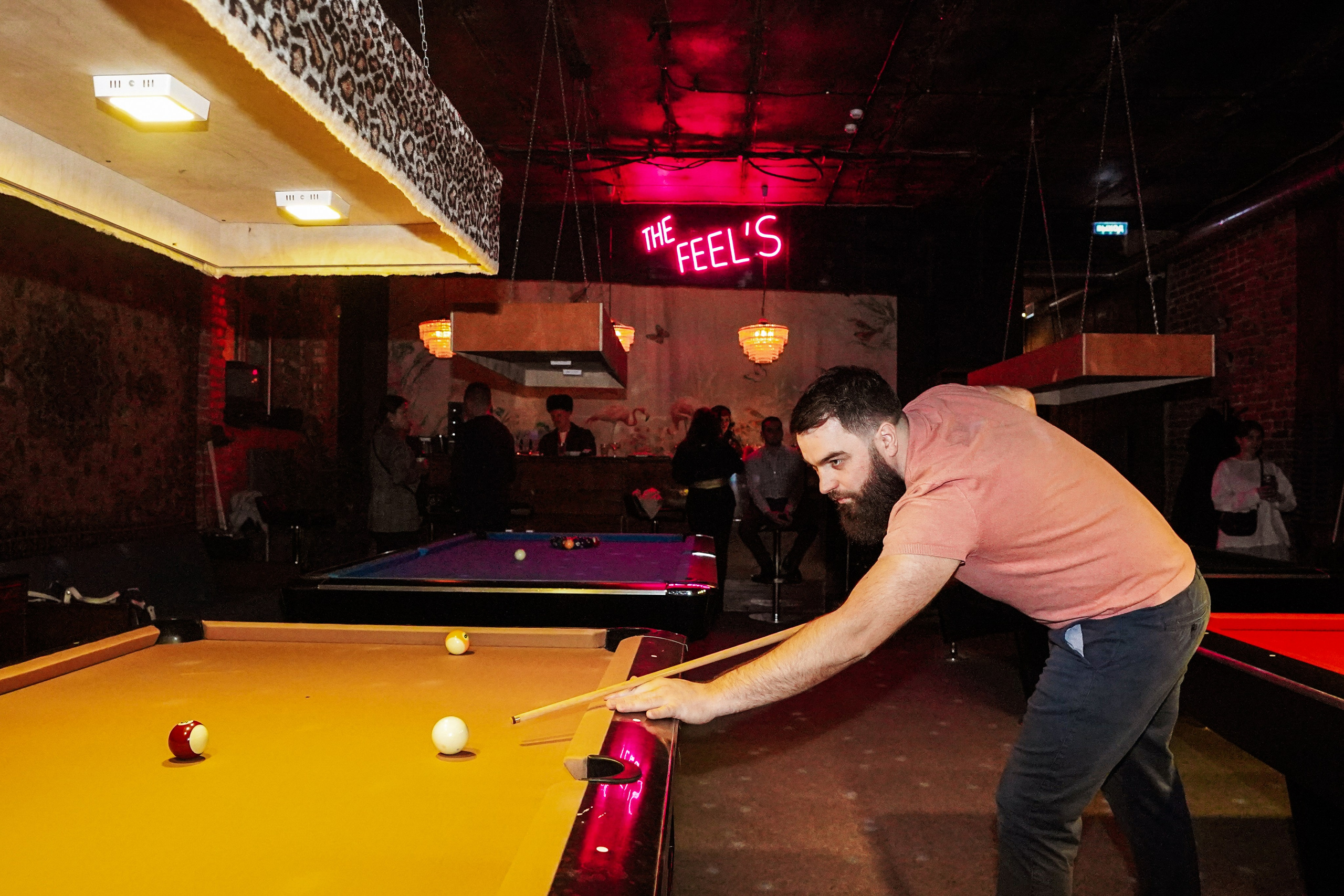 Бильярдная. ОЧЕНЬ ПЛОХОЙ ФОТОГРАФ