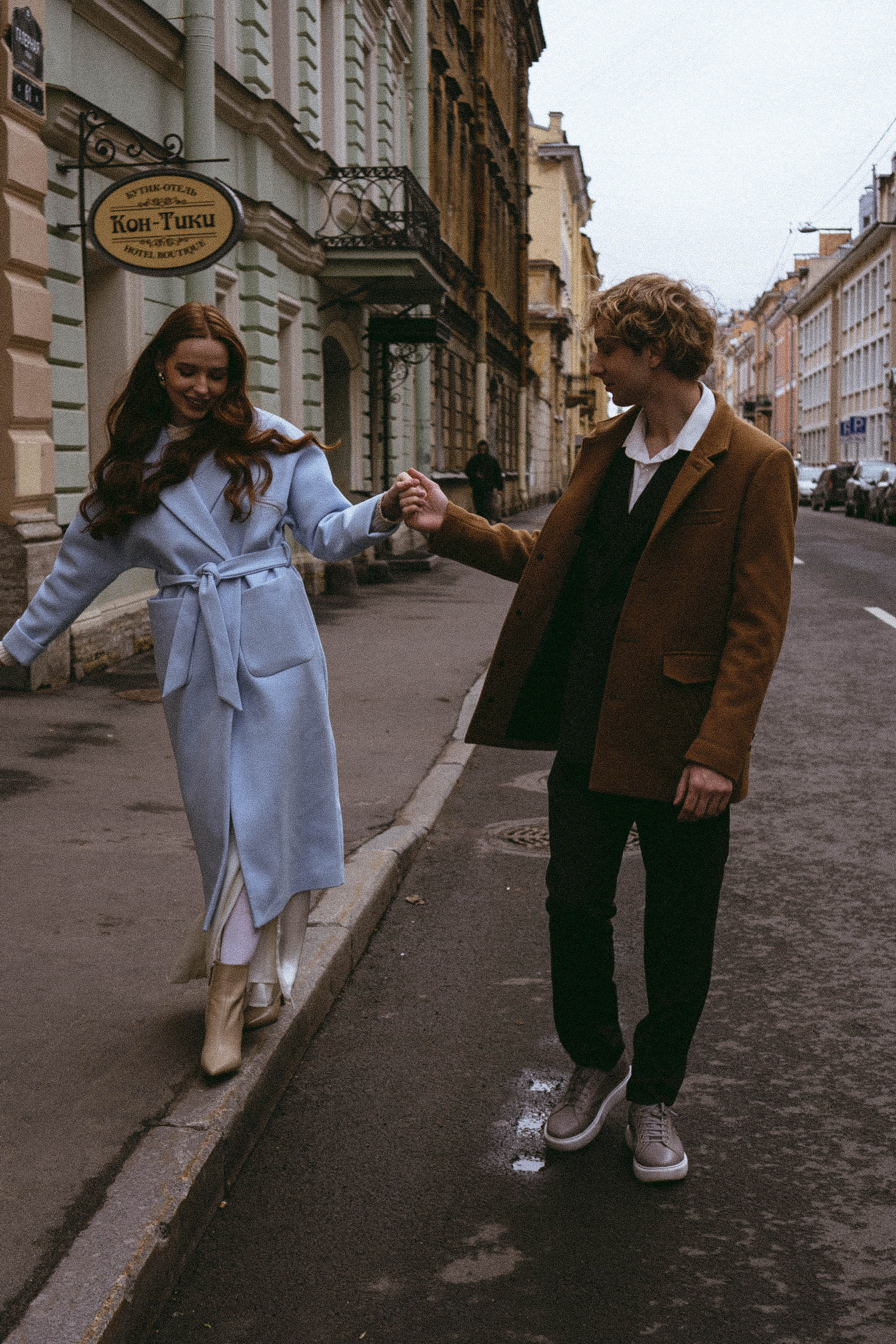 СВАДЕБНАЯ СЬЕМКА В ОТЕЛЕ. СБОРЫ ЖЕНИХА И НЕВЕСТЫ И ТАКЖЕ ТОР И ПОДГОТОВКА К ПРОГУЛКЕ И ПРОГУЛКА ПО ПЕТРОГРАДКЕ. Профессиональный фотограф, Санкт-Петербург — Виктория Богомолова