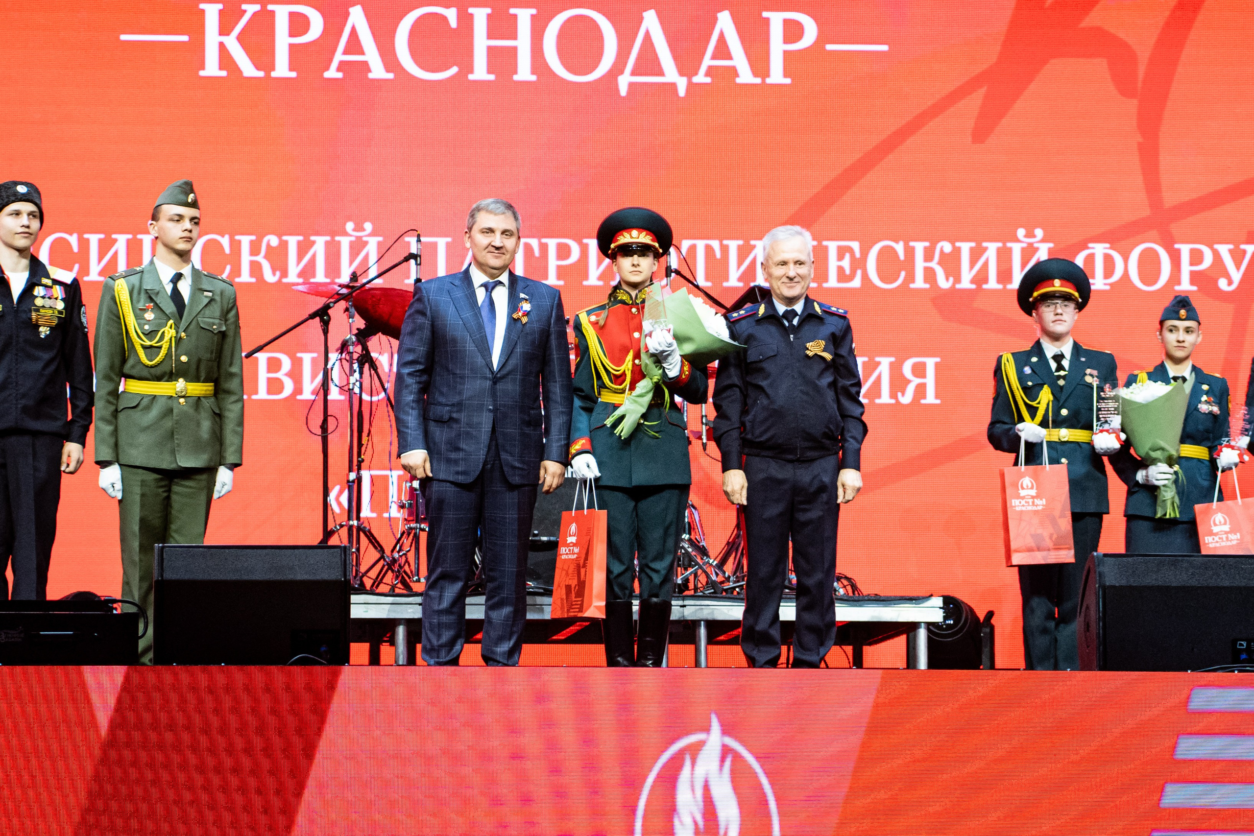 Линейка закрытия Всероссийского форума активистов движения «Пост № 1» & MONA / @ДС Олимп / Краснодар. Концертный фотограф в Краснодаре