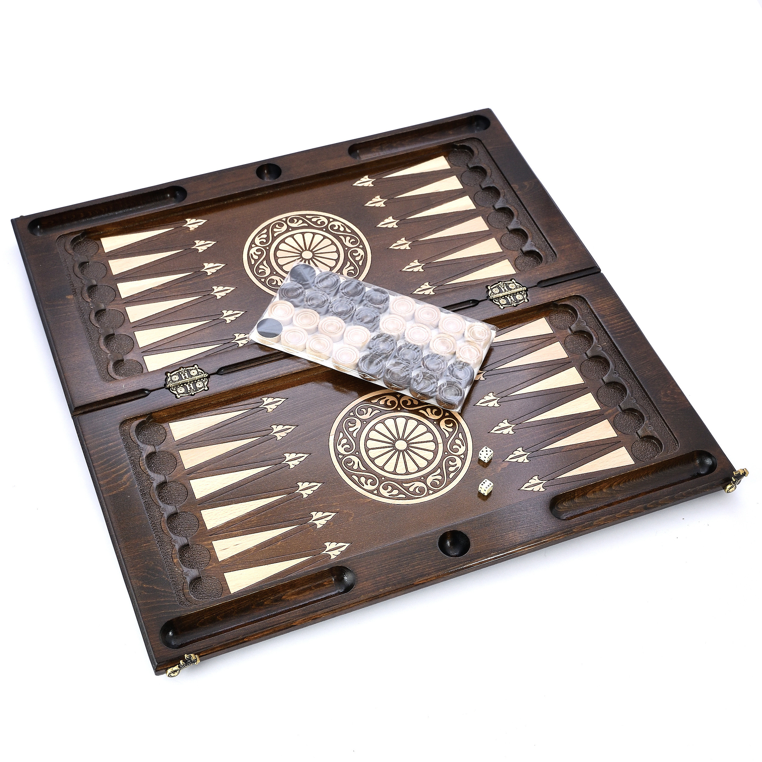 Нарды Шахматы белый фон. Предметный фотограф Санкт-Петербург