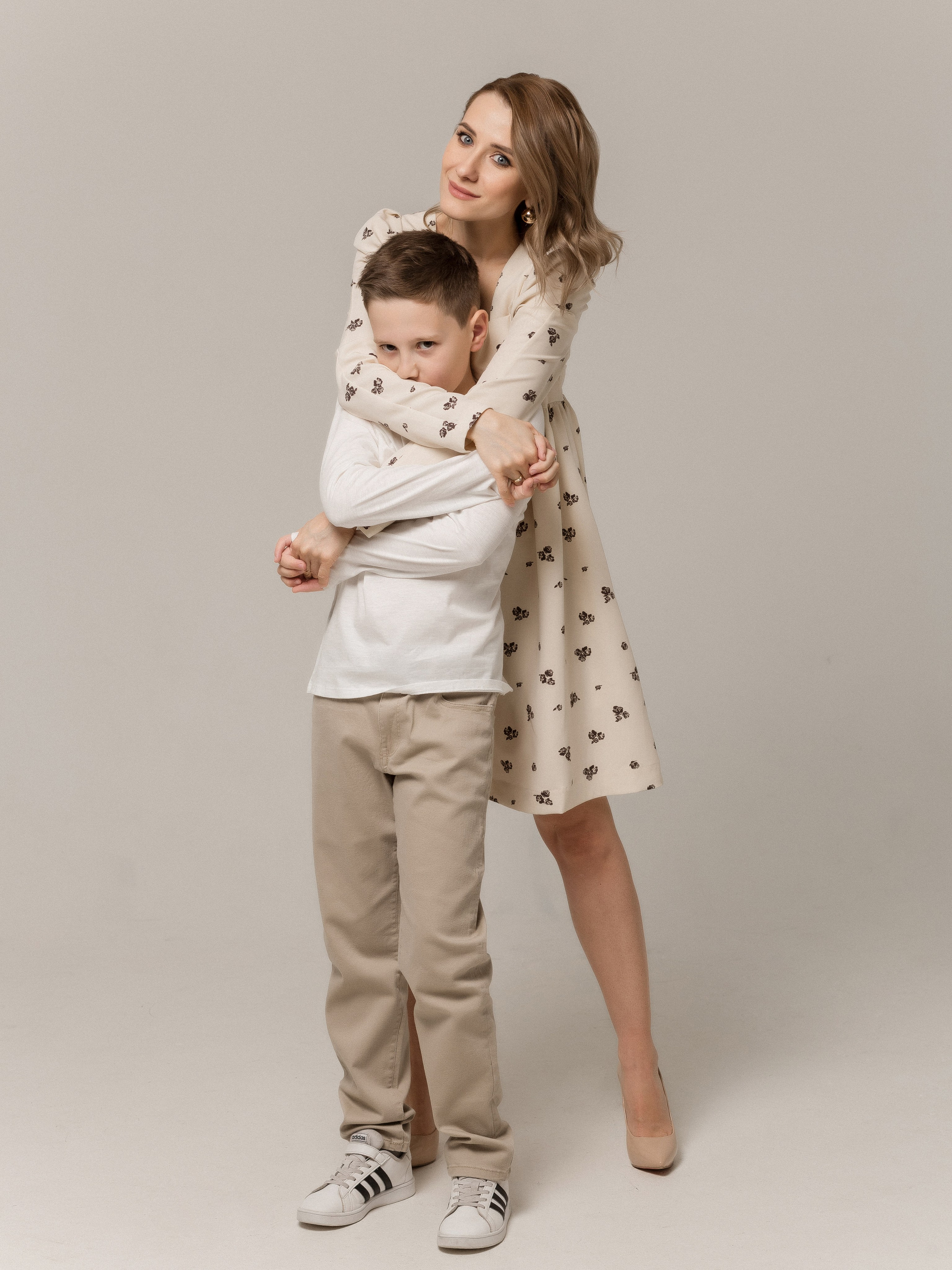 Волшебство моментов семейной фотосессии в фотостудии Таганрога. Свадебный и семейный фотограф в Таганроге Бакарюк Антон