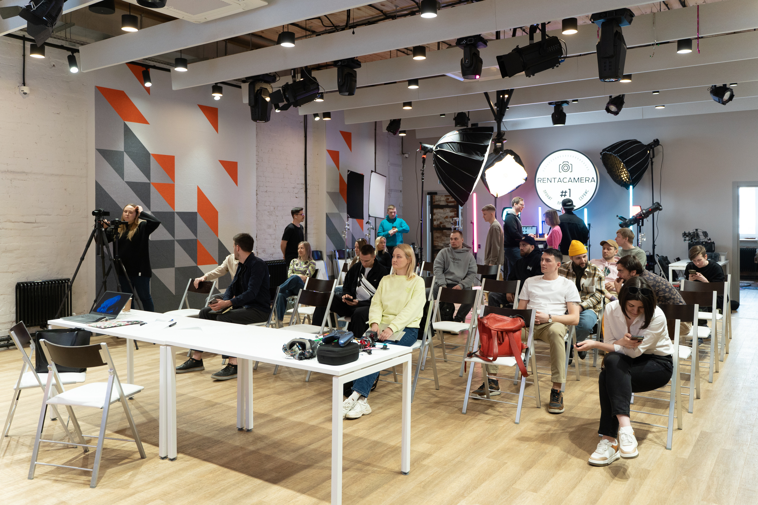 Творческая встреча видеографов, цель — поделиться опытом. Фотограф Татьяна Мамонтова