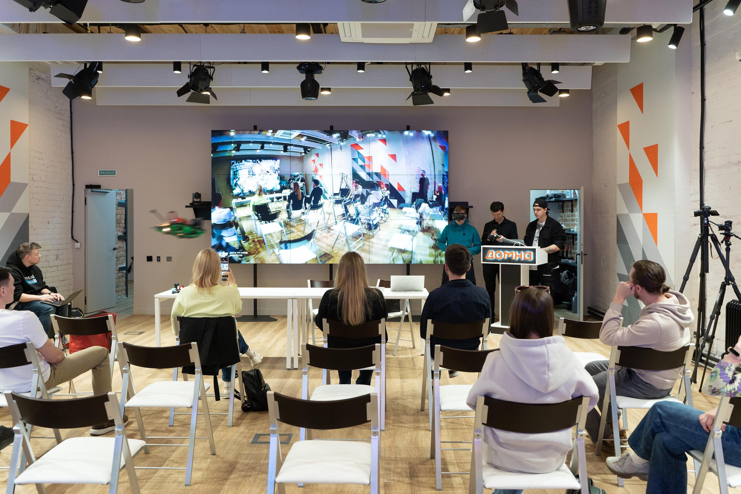 Творческая встреча видеографов, цель — поделиться опытом. Фотограф Татьяна Мамонтова