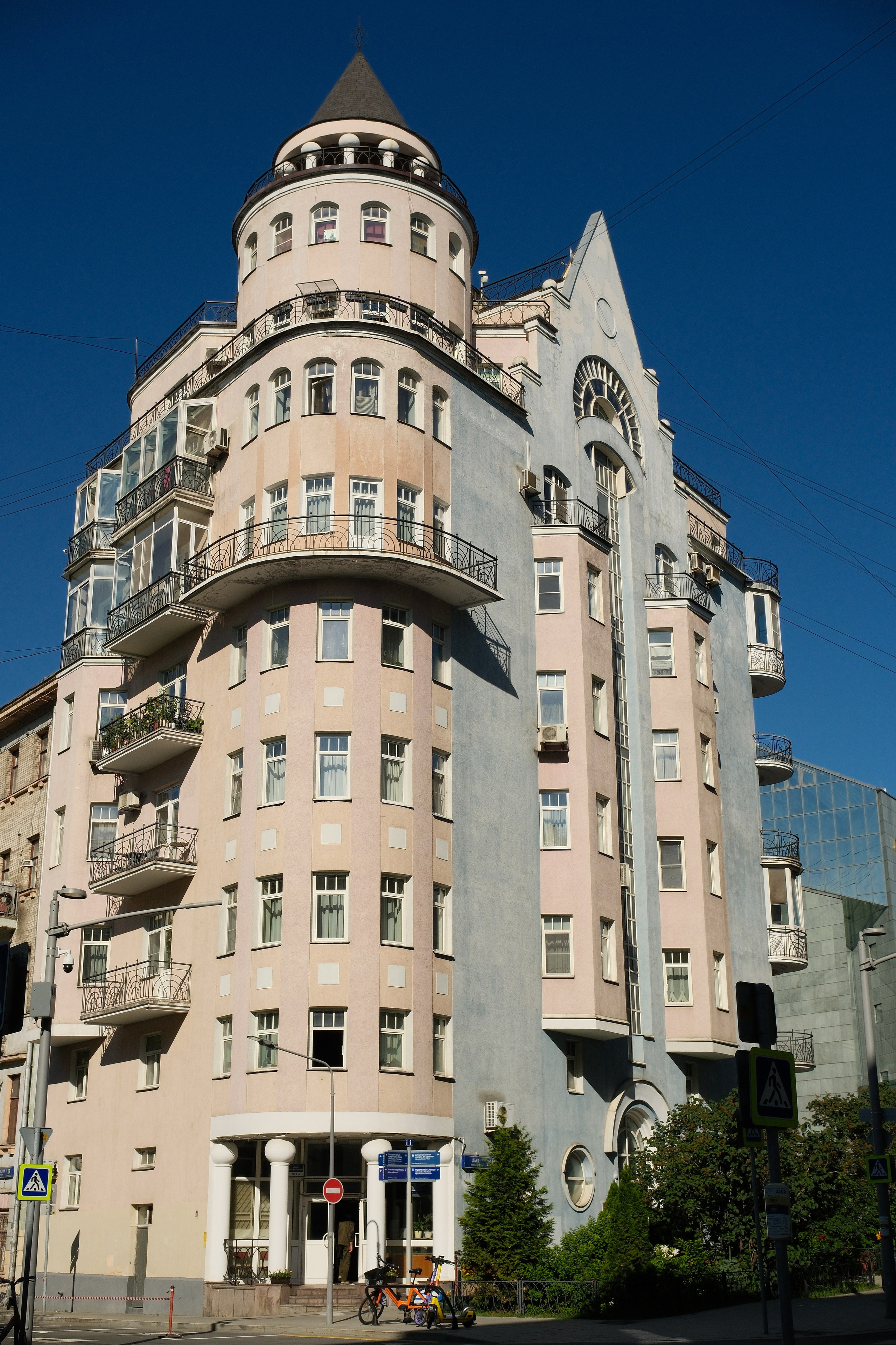 Улица, люди, жизнь…