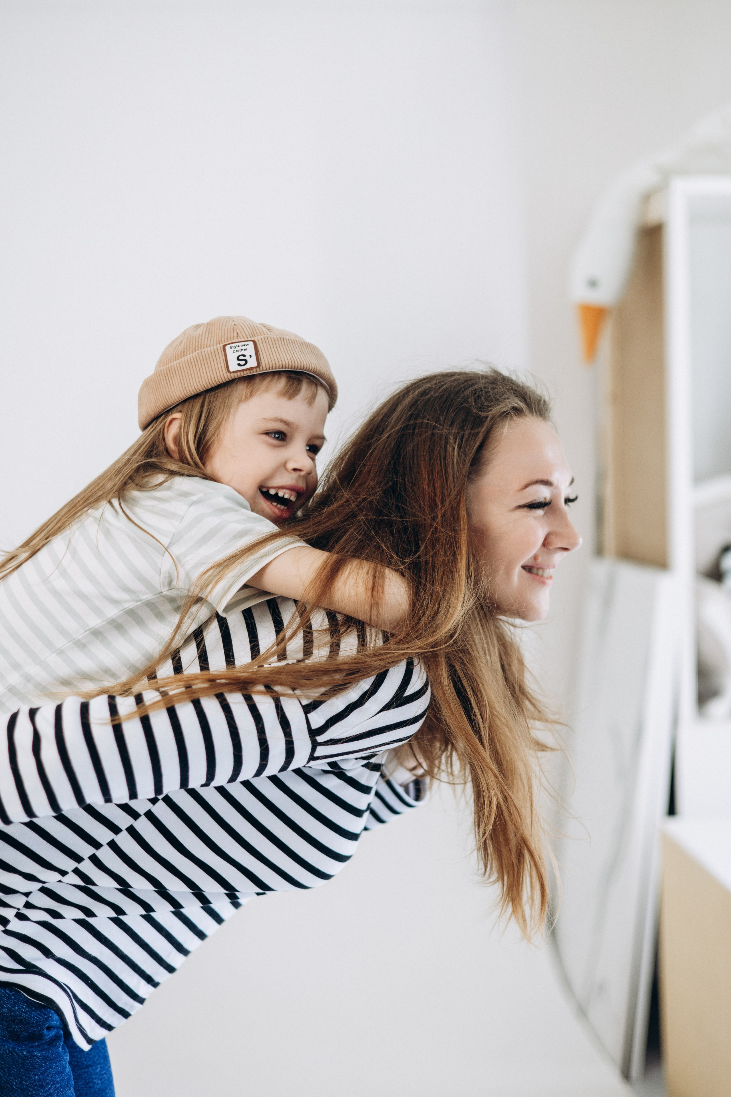 Людмила с Сонечкой и Ваней в студии. Семейный фотограф в Москве Марина Петра