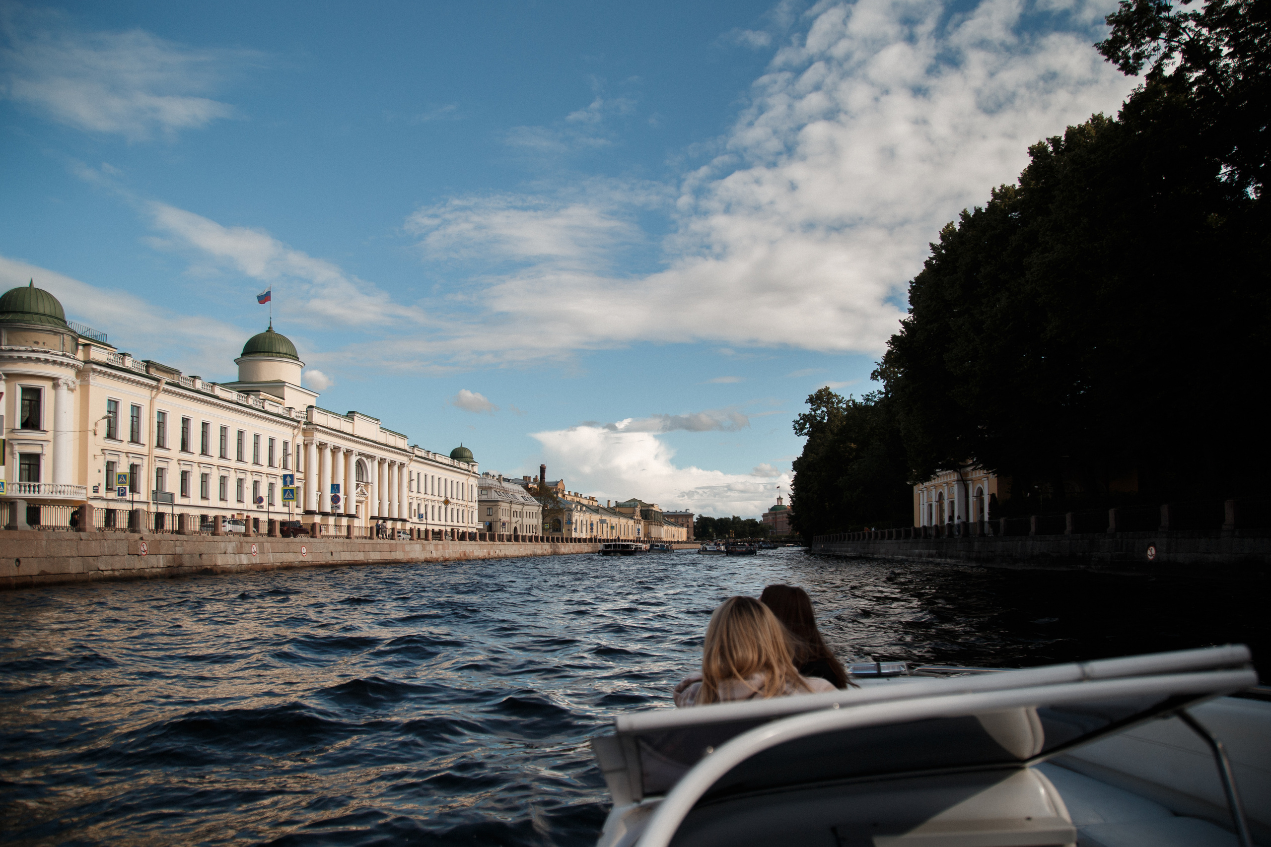 Прогулка по рекам и каналам Петербурга. Юля Шаровьёва семейный и свадебный фотограф в Санкт-Петербурге