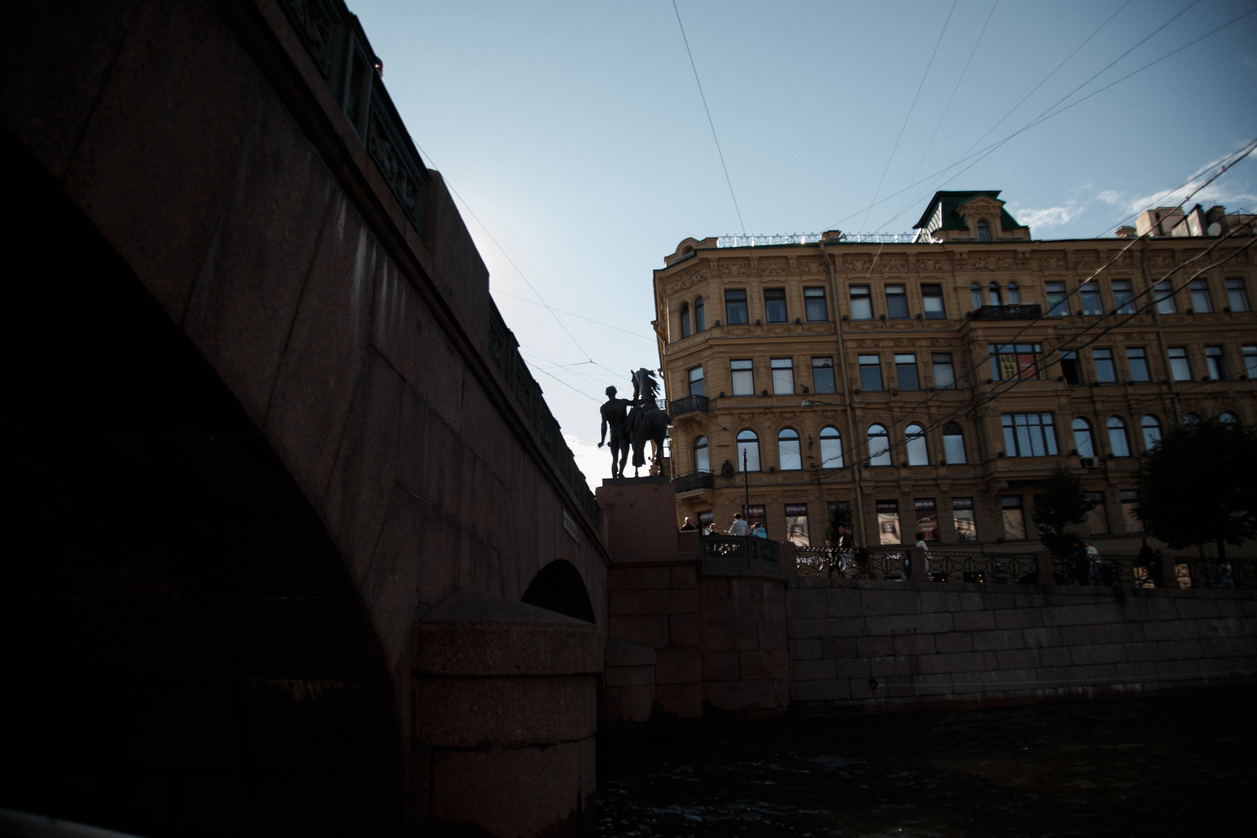 Прогулка по рекам и каналам Петербурга. Юля Шаровьёва семейный и свадебный фотограф в Санкт-Петербурге
