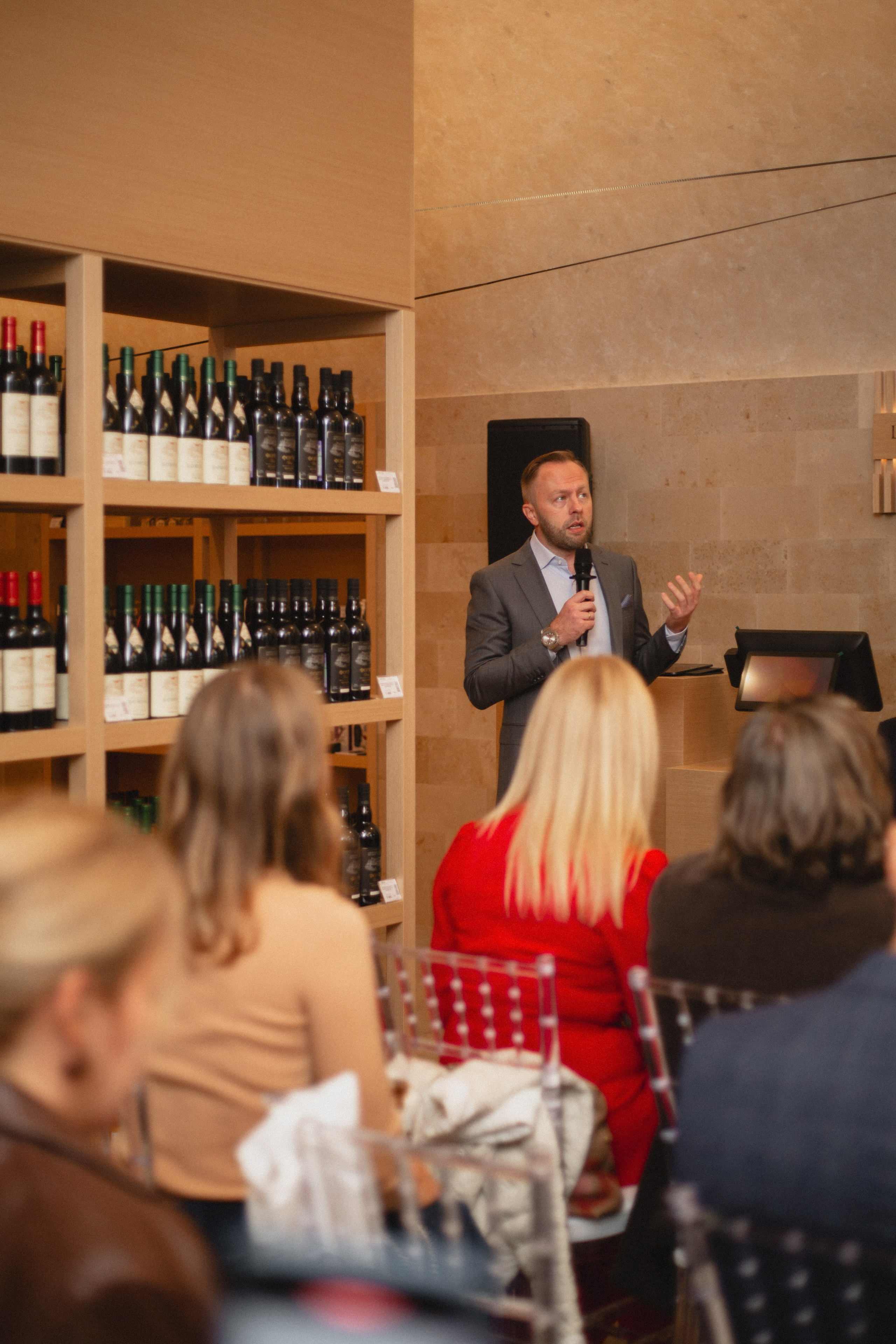 Джаннет | винный бутик | 10.2024. Фотограф | Юля Ди