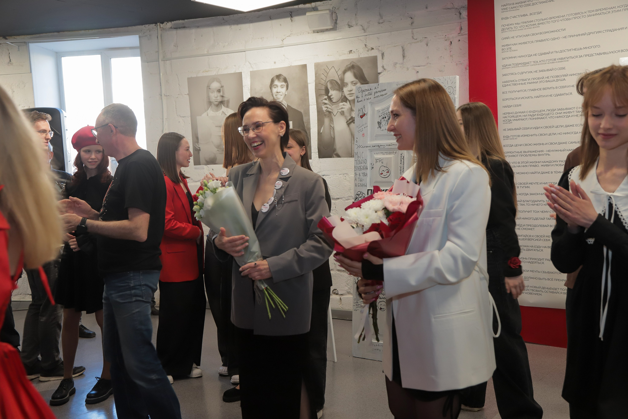 Выставка — проект «Мы начинаем путь!». АРТИКУЛ. Выпускные альбомы Нижний Тагил