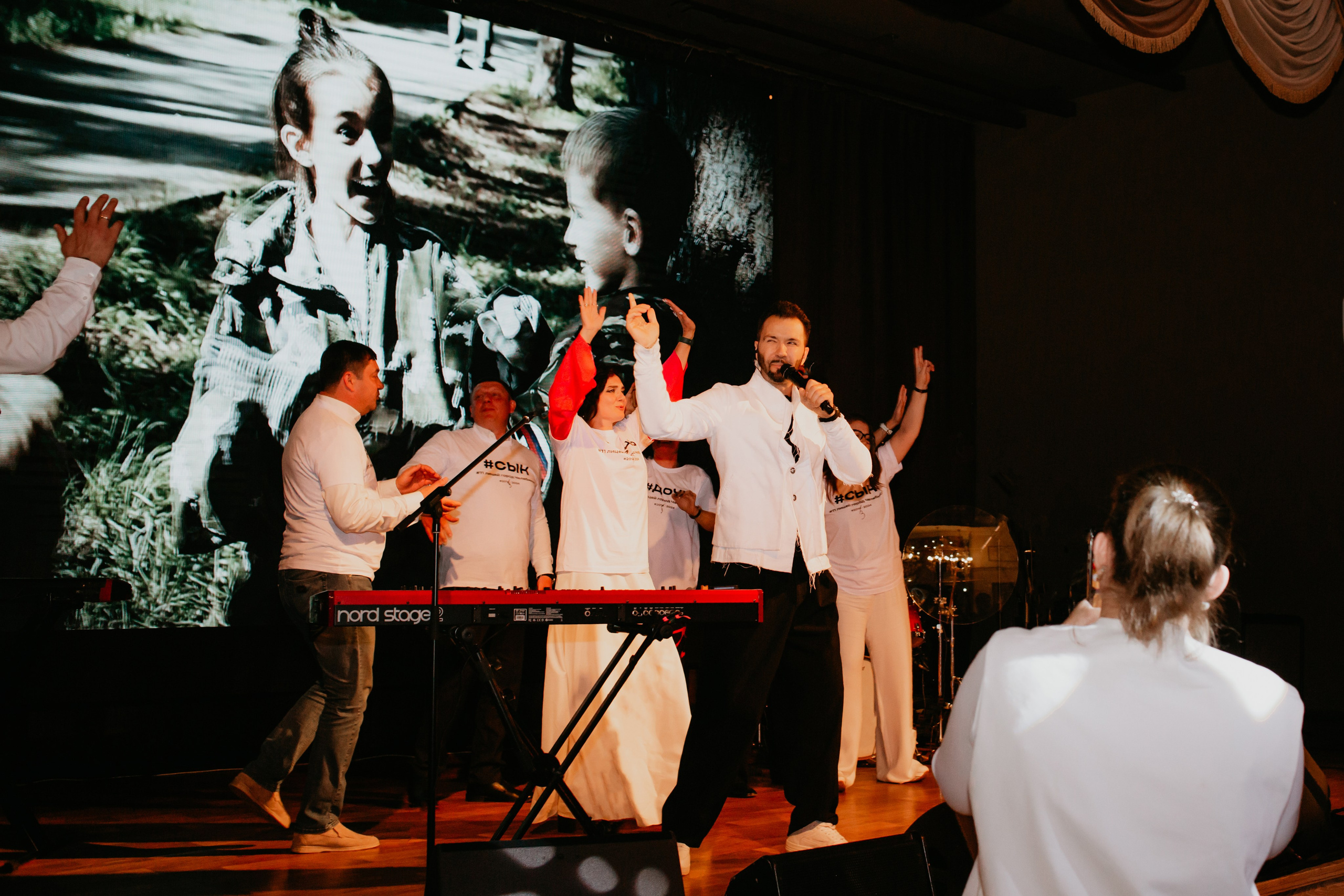 Выпускной. 11 лицей. Фотограф в Челябинске Ополихина Анна