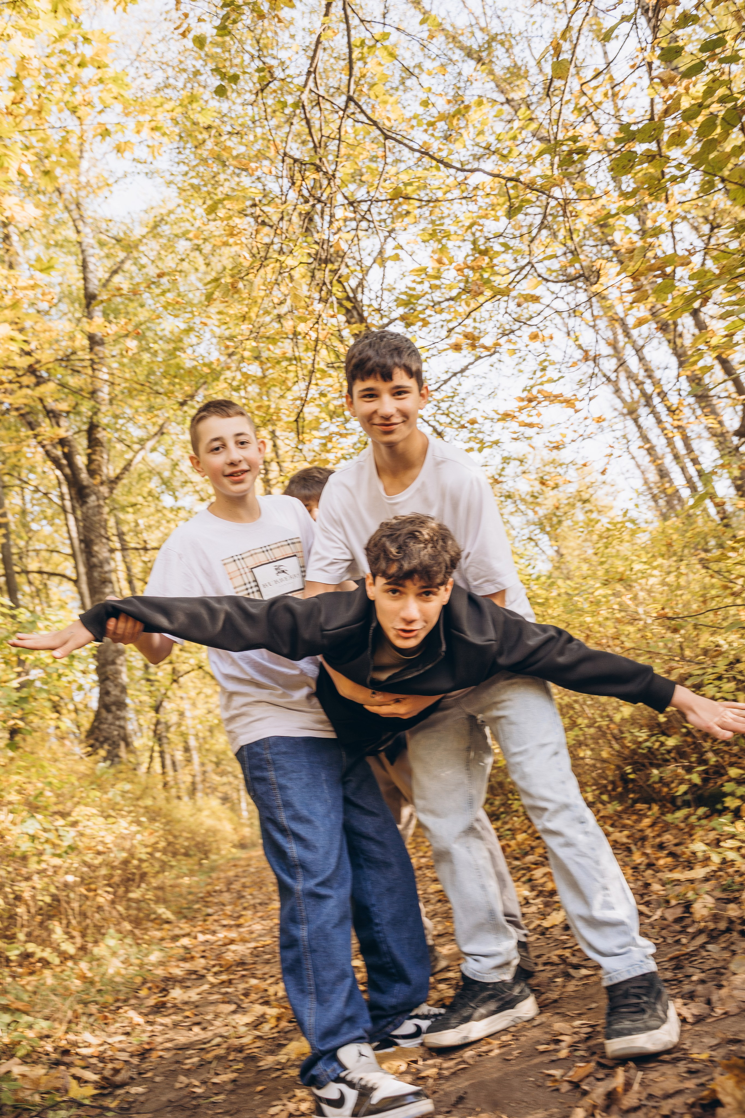 ОСЕННЯЯ СЪЁМКА. 9 КЛАСС. МАРГАРИТА КУДРЯШОВА СВАДЕБНЫЙ И СЕМЕЙНЫЙ ФОТОГРАФ ТВЕРЬ МОСКВА