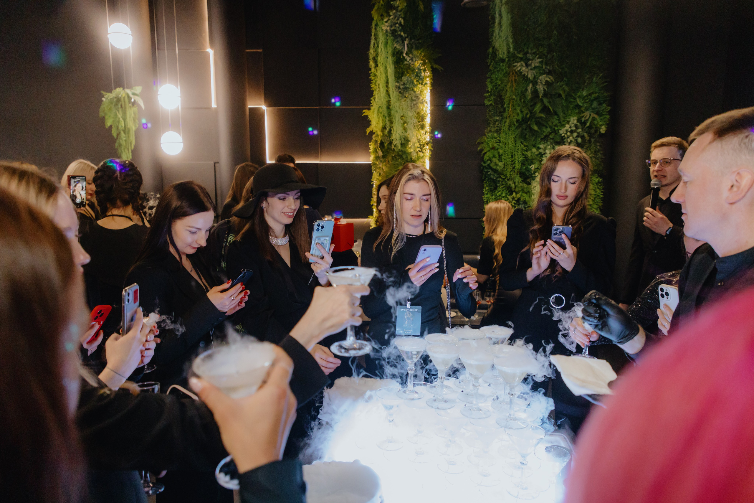 See `You Perfume. Фотограф в Москве и Санкт-Петербурге Дарина