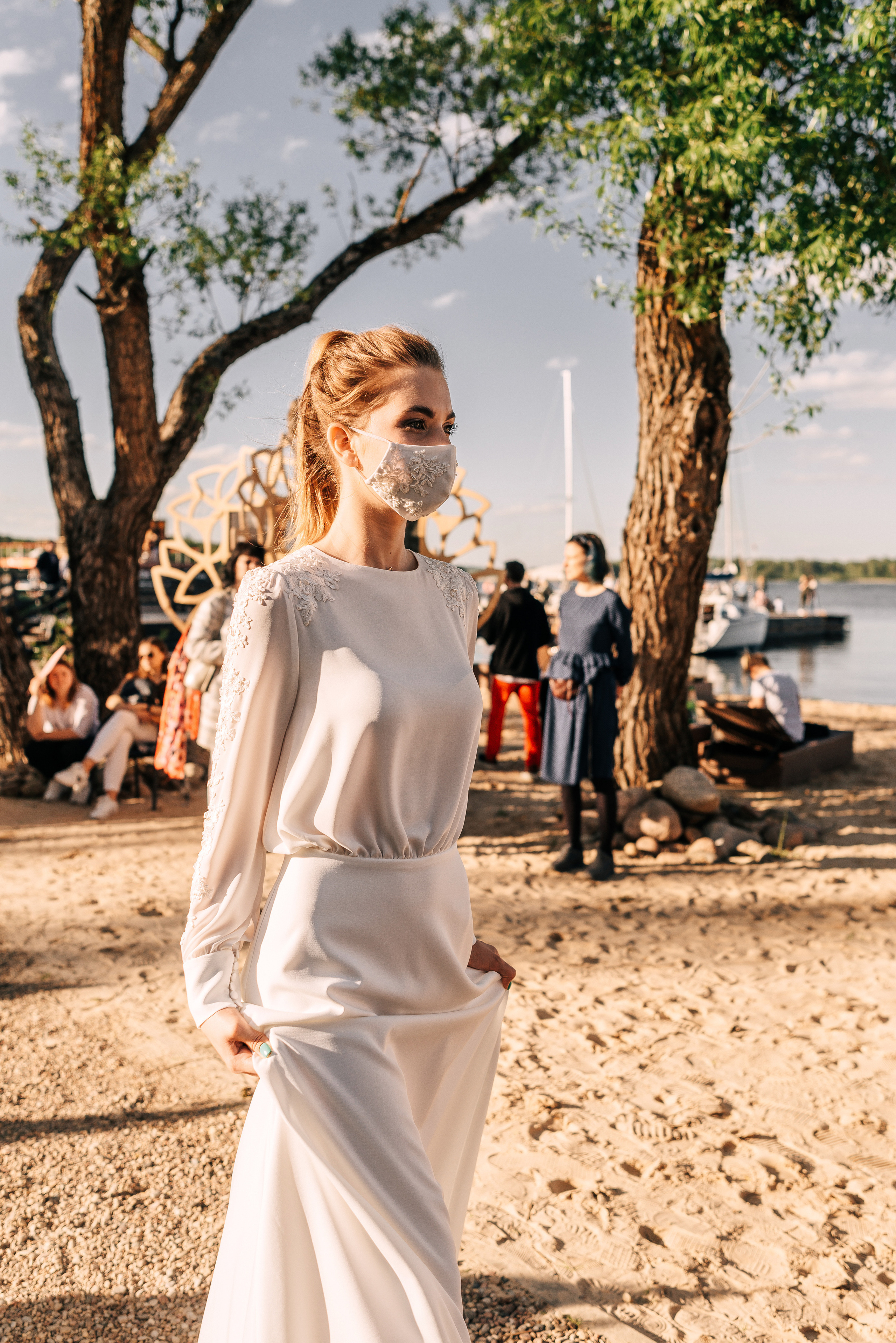 Великолепный показ свадебных платьев свадебного салона-ателье Bonjour. Свадебный салон-ателье Бонжур в Минске Bonjour