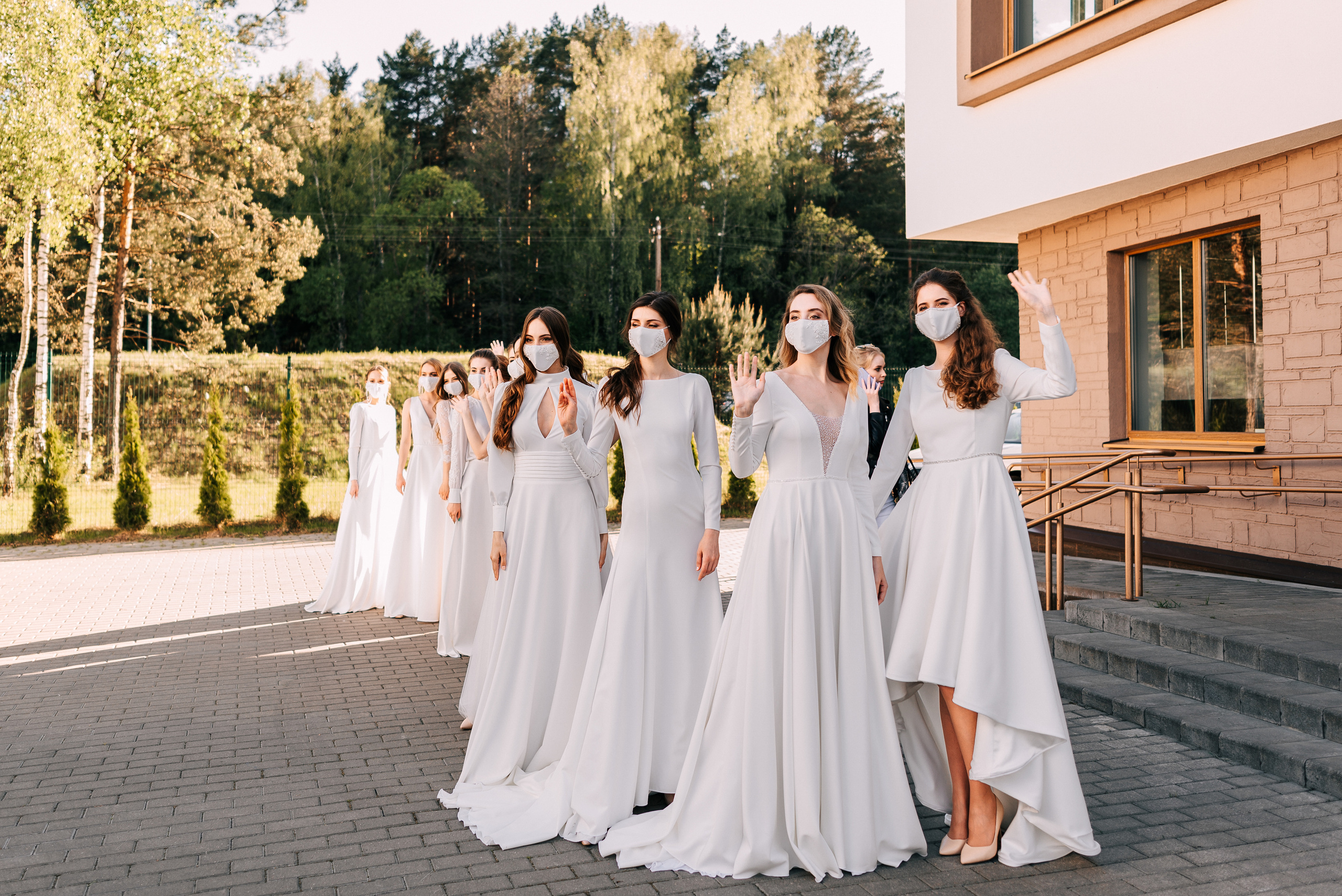 Великолепный показ свадебных платьев свадебного салона-ателье Bonjour. Свадебный салон-ателье Бонжур в Минске Bonjour