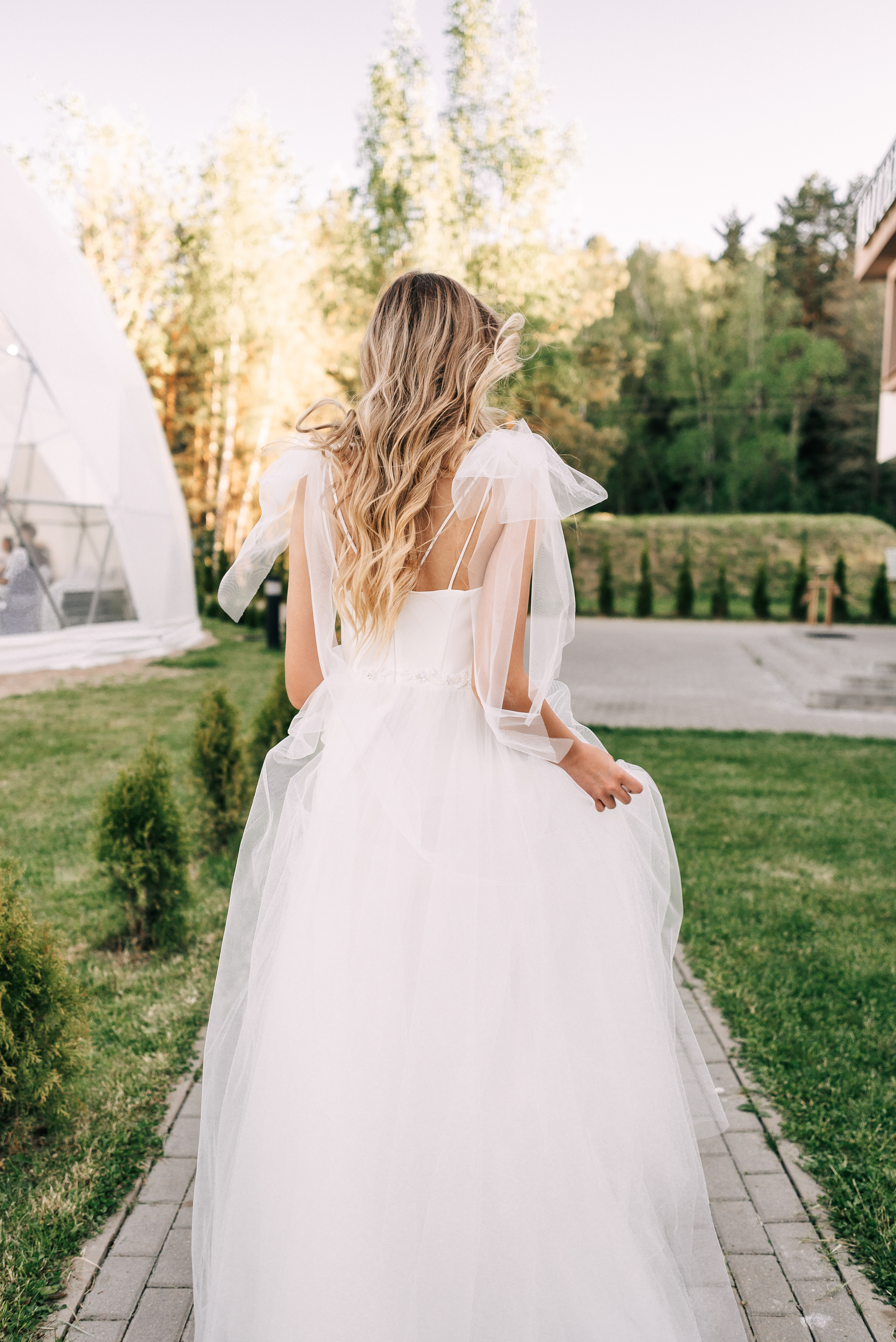 Великолепный показ свадебных платьев свадебного салона-ателье Bonjour. Свадебный салон-ателье Бонжур в Минске Bonjour