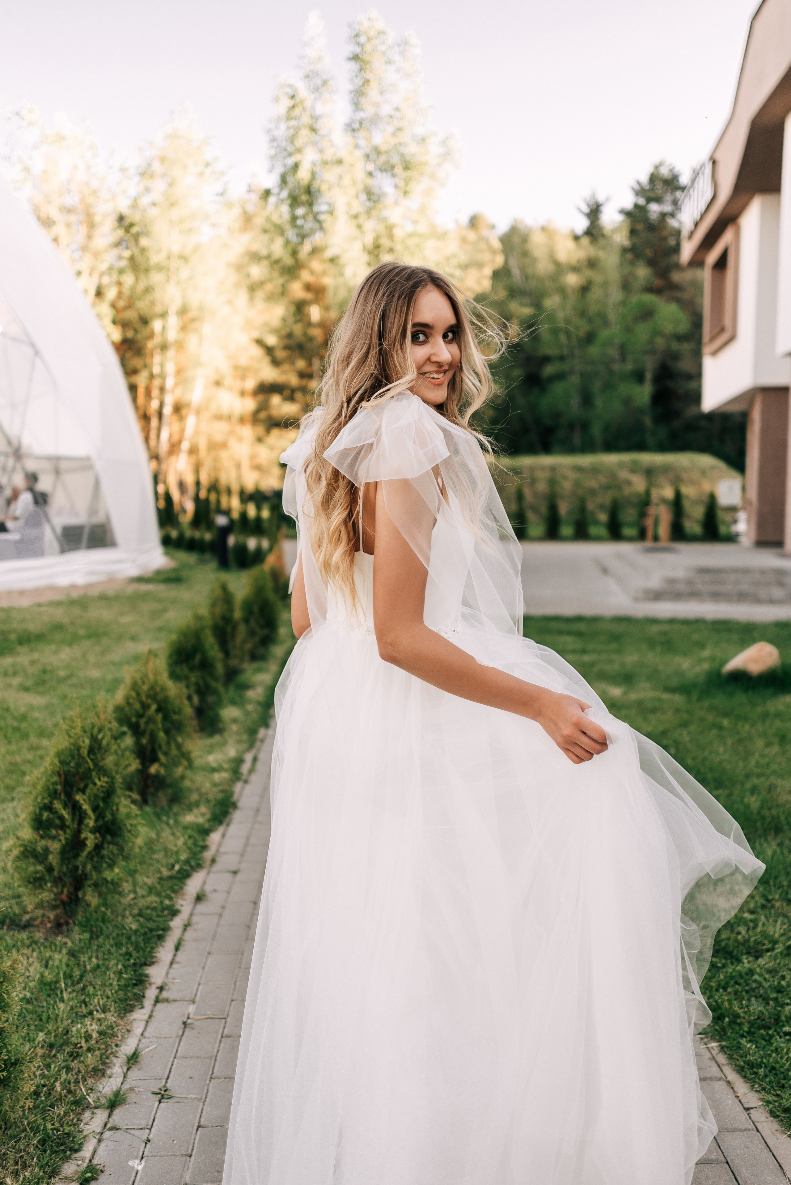 Великолепный показ свадебных платьев свадебного салона-ателье Bonjour. Свадебный салон-ателье Бонжур в Минске Bonjour