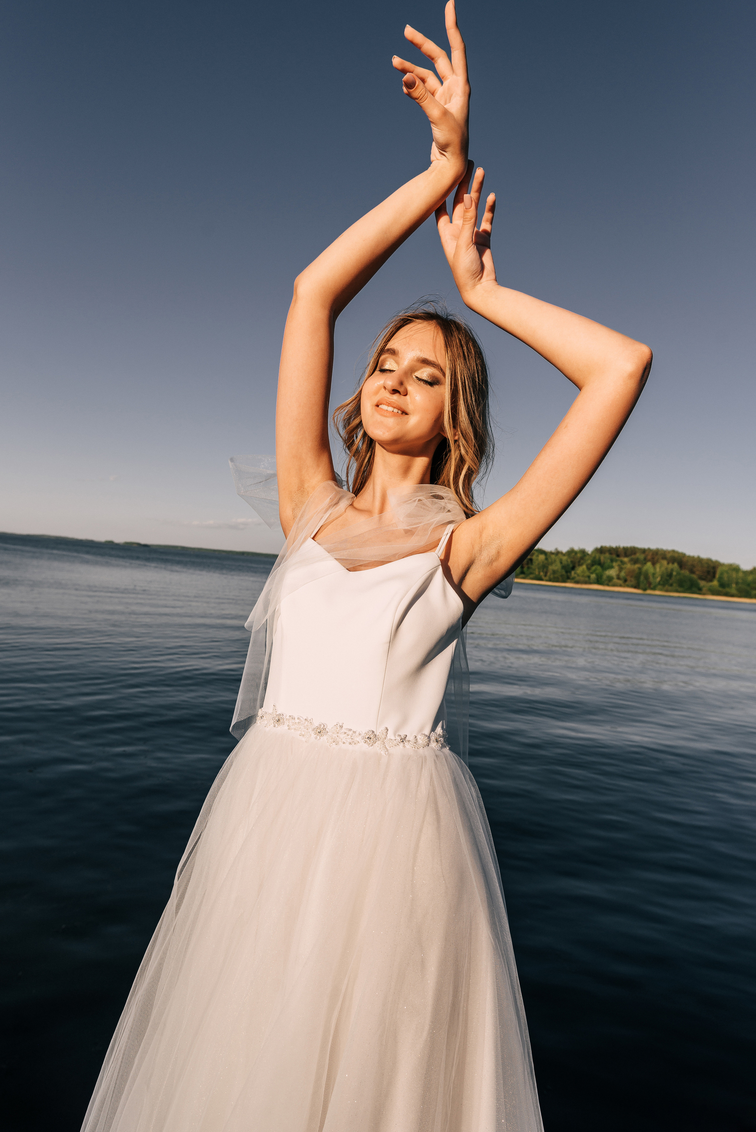 Великолепный показ свадебных платьев свадебного салона-ателье Bonjour. Свадебный салон-ателье Бонжур в Минске Bonjour