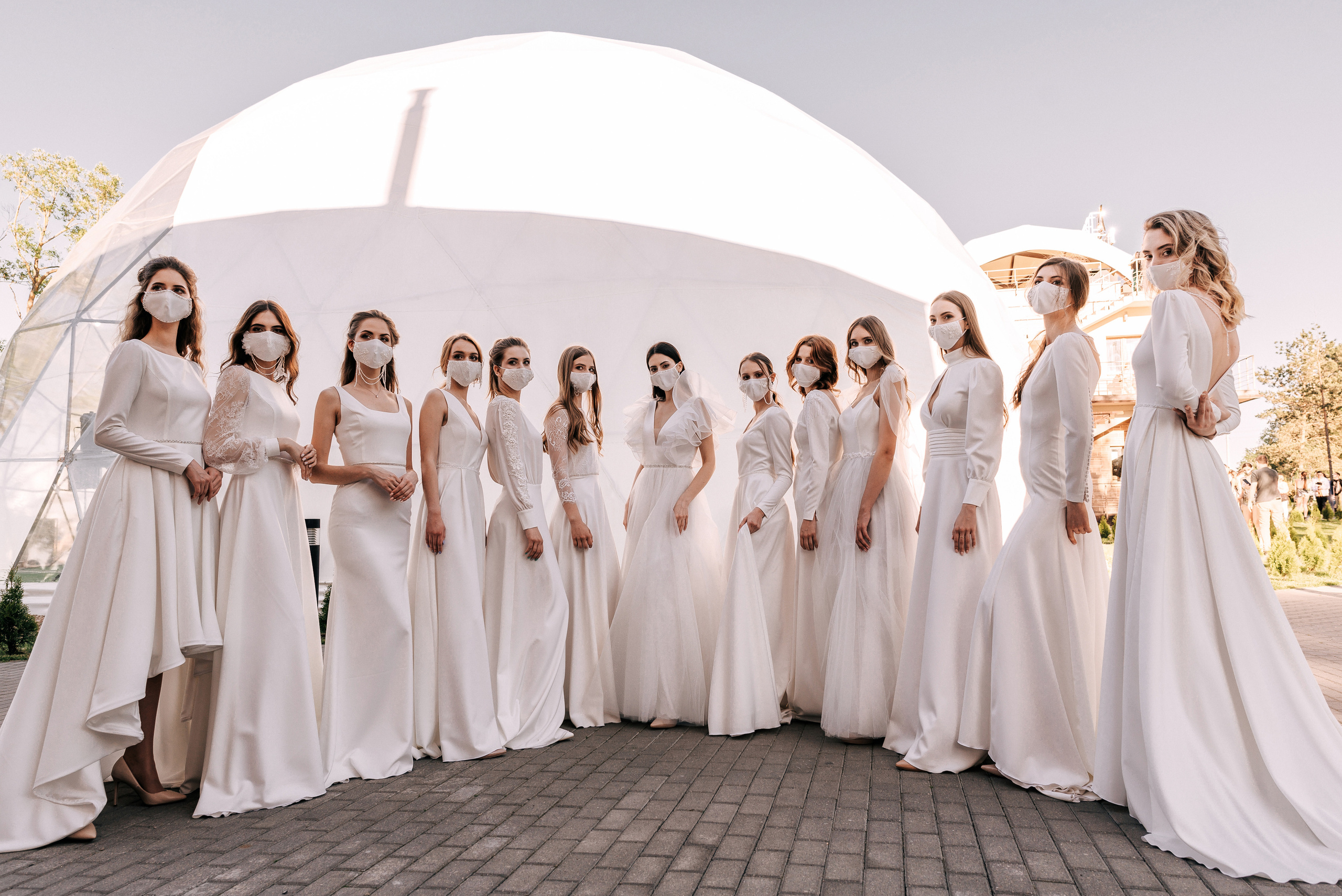 Великолепный показ свадебных платьев свадебного салона-ателье Bonjour. Свадебный салон-ателье Бонжур в Минске Bonjour