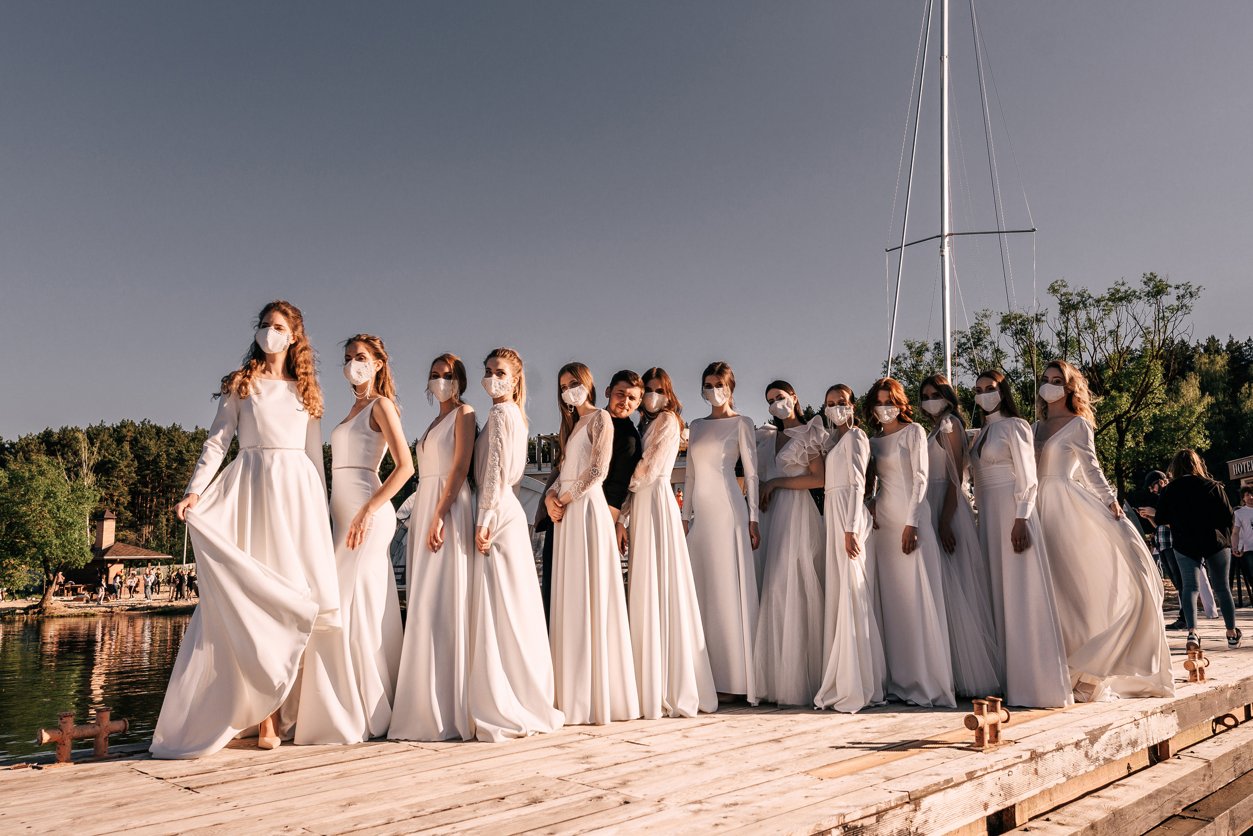 Великолепный показ свадебных платьев свадебного салона-ателье Bonjour. Свадебный салон-ателье Бонжур в Минске Bonjour