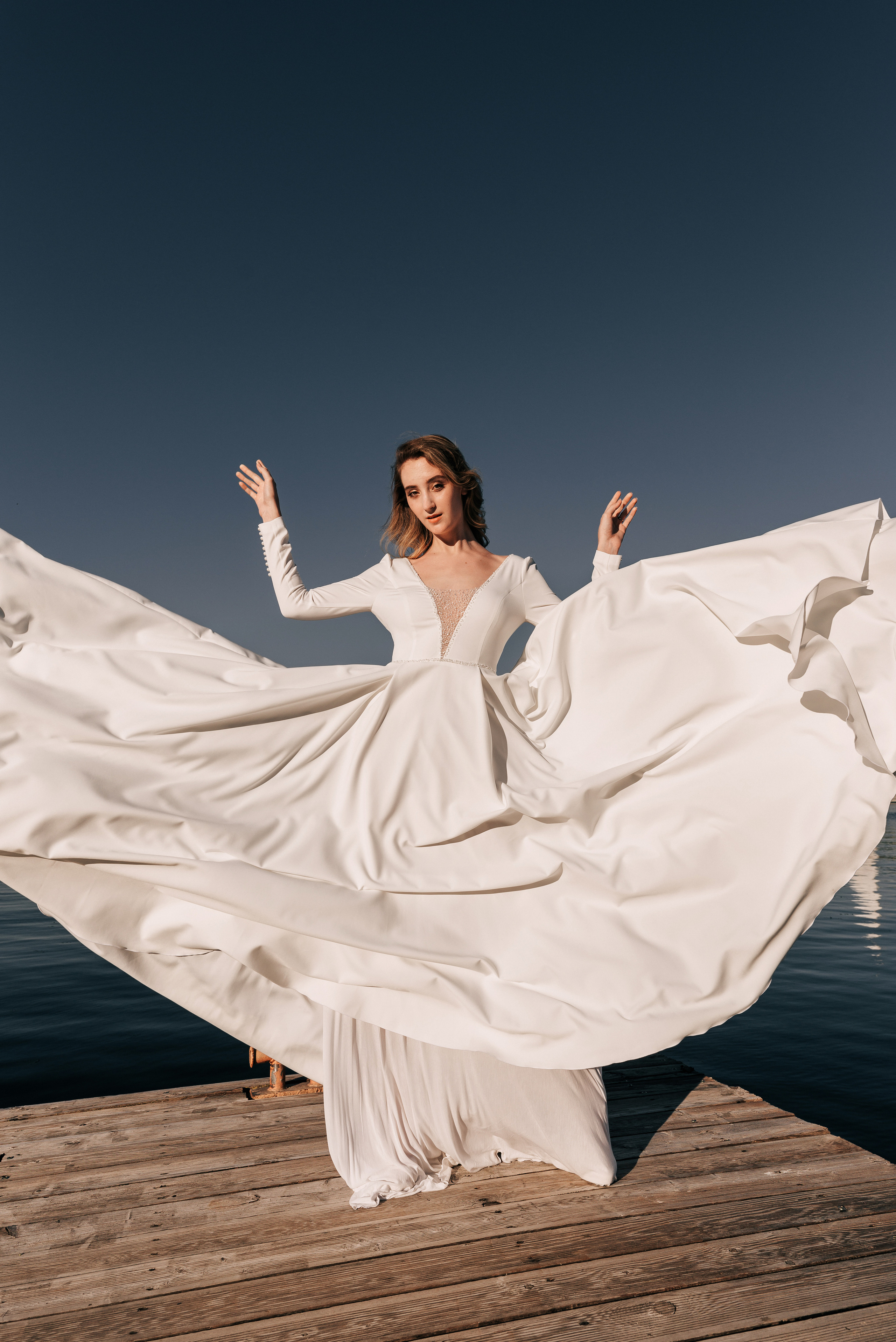 Великолепный показ свадебных платьев свадебного салона-ателье Bonjour. Свадебный салон-ателье Бонжур в Минске Bonjour