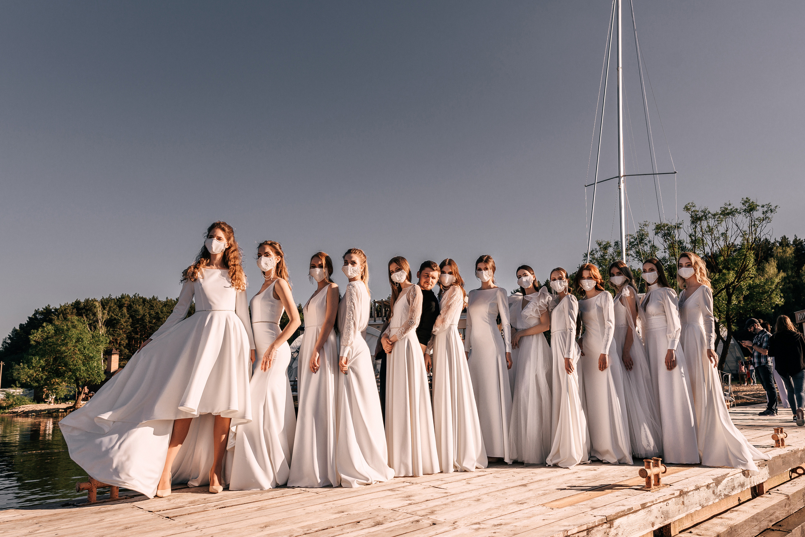 Великолепный показ свадебных платьев свадебного салона-ателье Bonjour. Свадебный салон-ателье Бонжур в Минске Bonjour