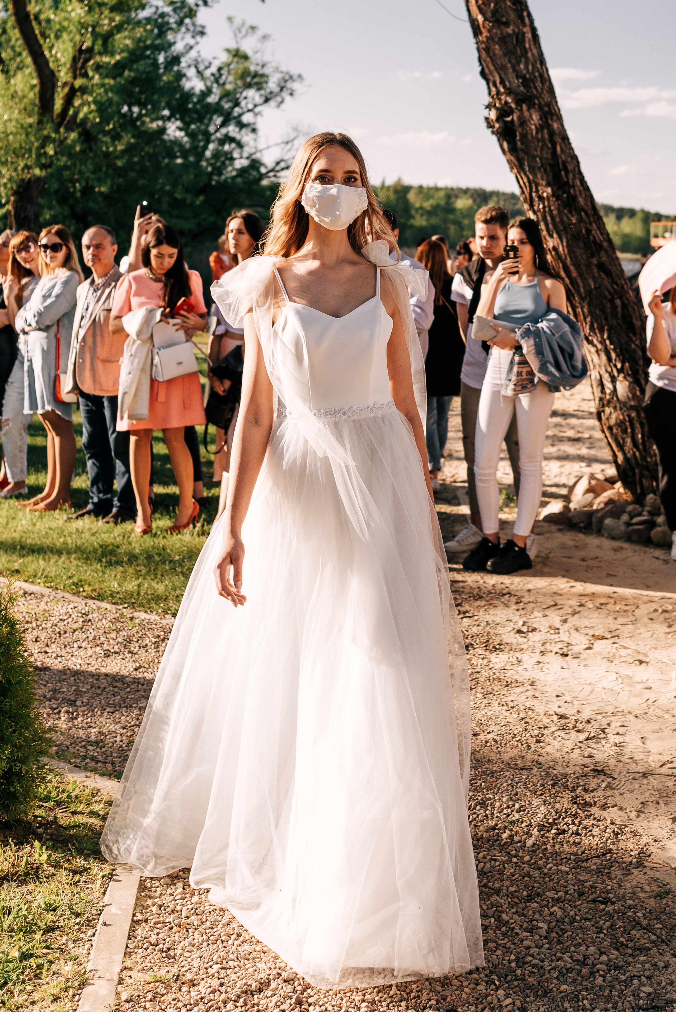 Великолепный показ свадебных платьев свадебного салона-ателье Bonjour. Свадебный салон-ателье Бонжур в Минске Bonjour