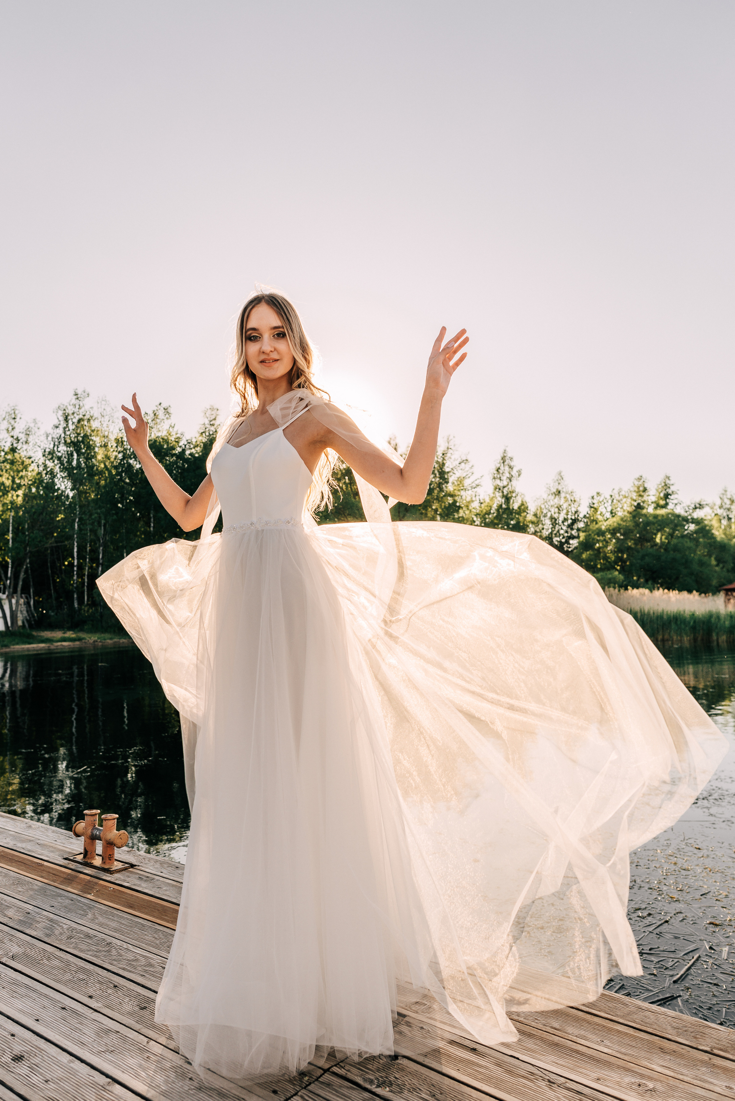 Великолепный показ свадебных платьев свадебного салона-ателье Bonjour. Свадебный салон-ателье Бонжур в Минске Bonjour