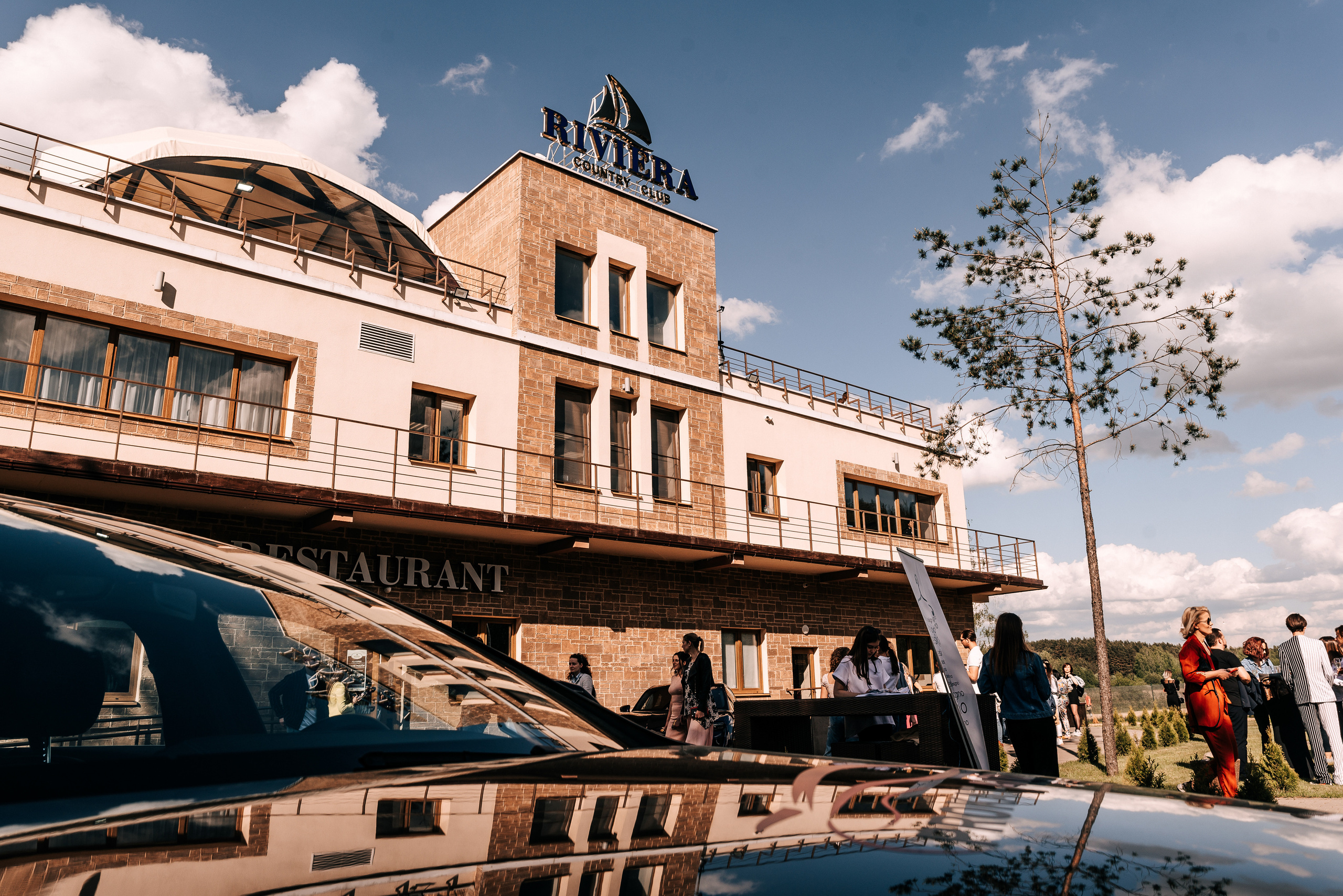 Великолепный показ свадебных платьев свадебного салона-ателье Bonjour. Свадебный салон-ателье Бонжур в Минске Bonjour