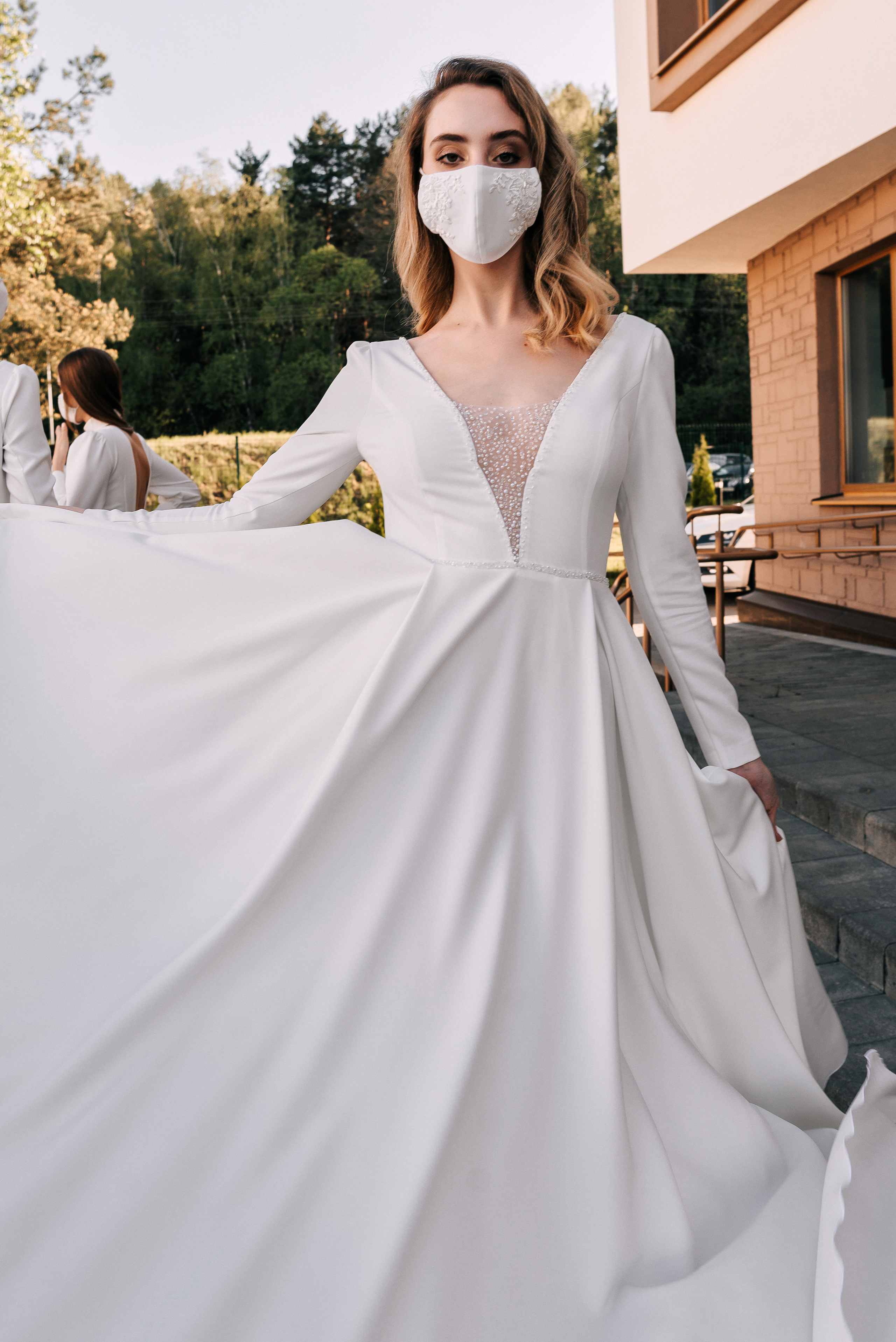 Великолепный показ свадебных платьев свадебного салона-ателье Bonjour. Свадебный салон-ателье Бонжур в Минске Bonjour