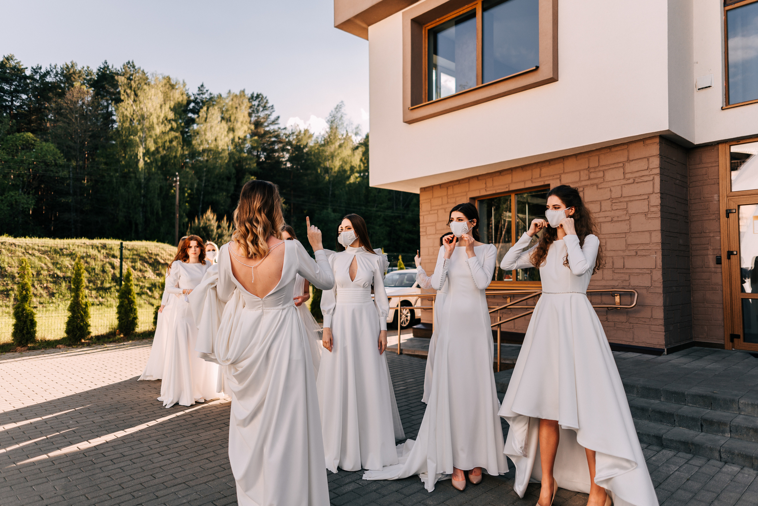 Великолепный показ свадебных платьев свадебного салона-ателье Bonjour. Свадебный салон-ателье Бонжур в Минске Bonjour