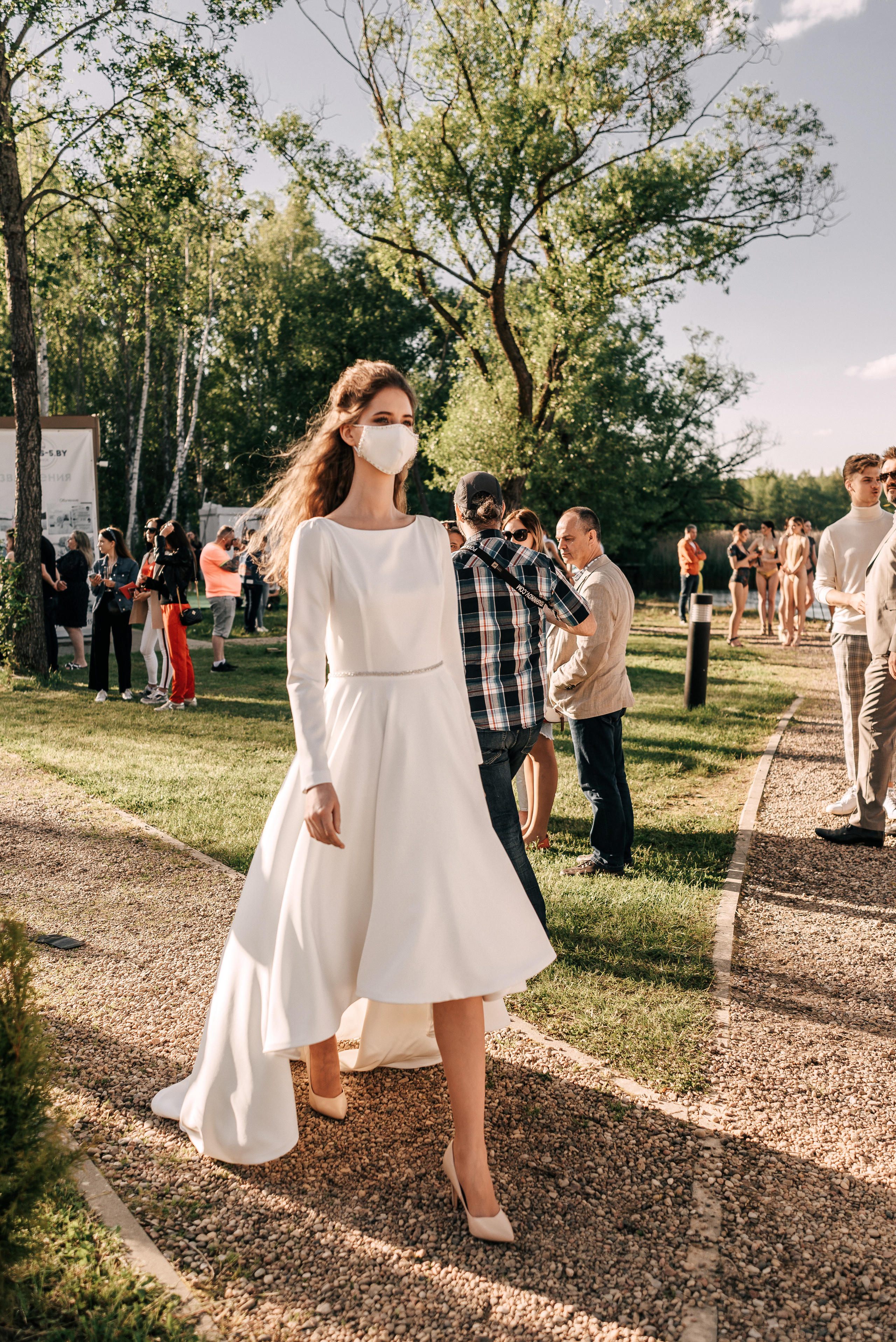 Великолепный показ свадебных платьев свадебного салона-ателье Bonjour. Свадебный салон-ателье Бонжур в Минске Bonjour
