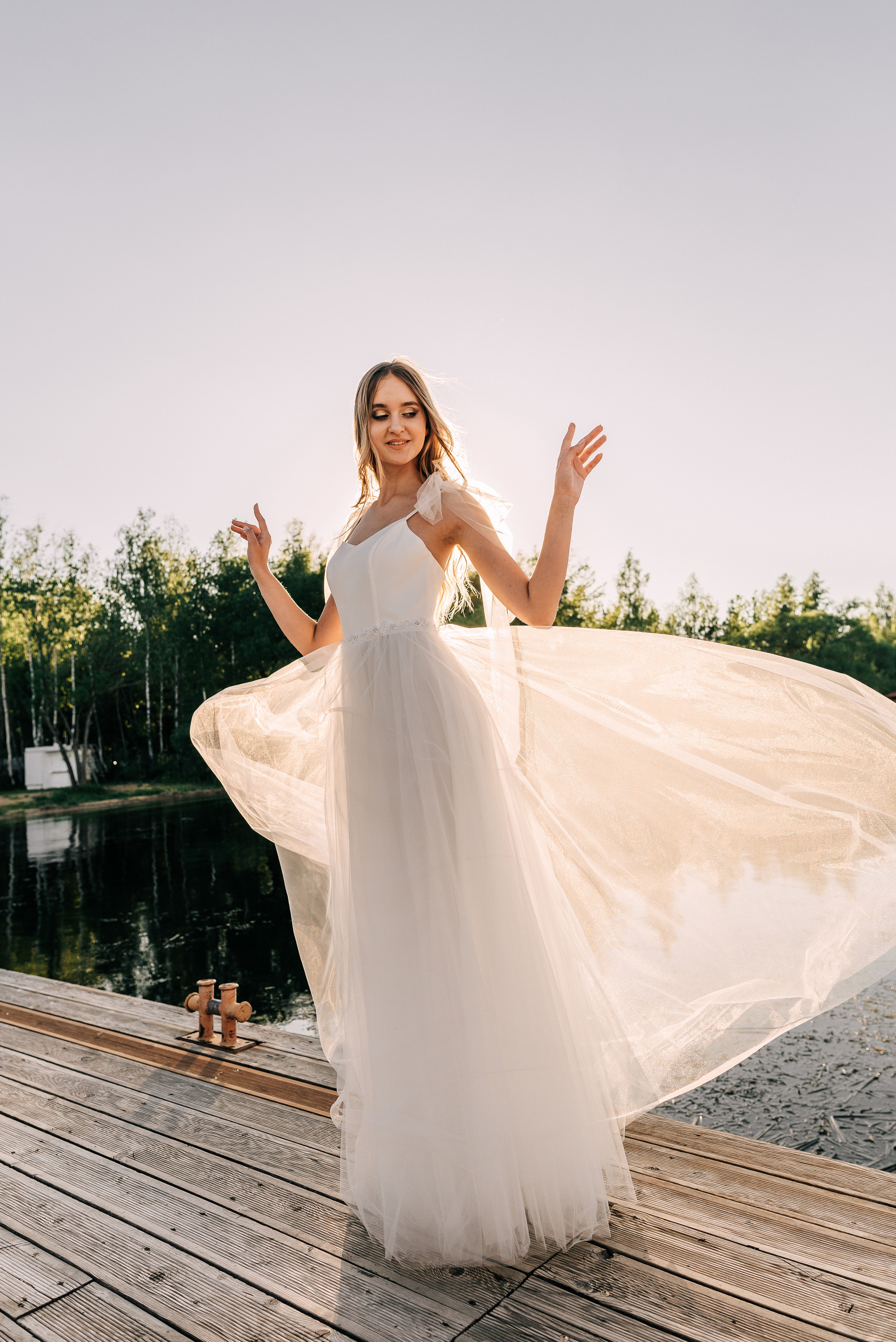 Великолепный показ свадебных платьев свадебного салона-ателье Bonjour. Свадебный салон-ателье Бонжур в Минске Bonjour