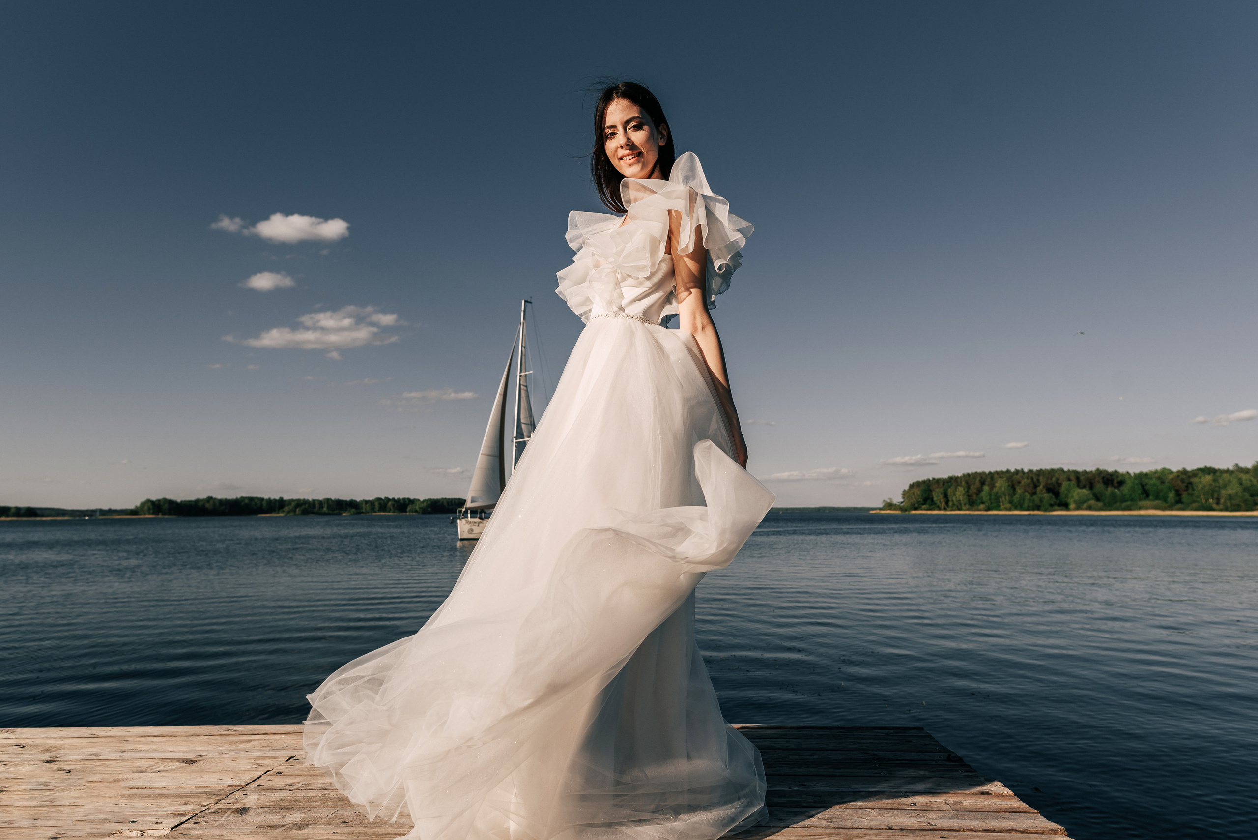 Великолепный показ свадебных платьев свадебного салона-ателье Bonjour. Свадебный салон-ателье Бонжур в Минске Bonjour