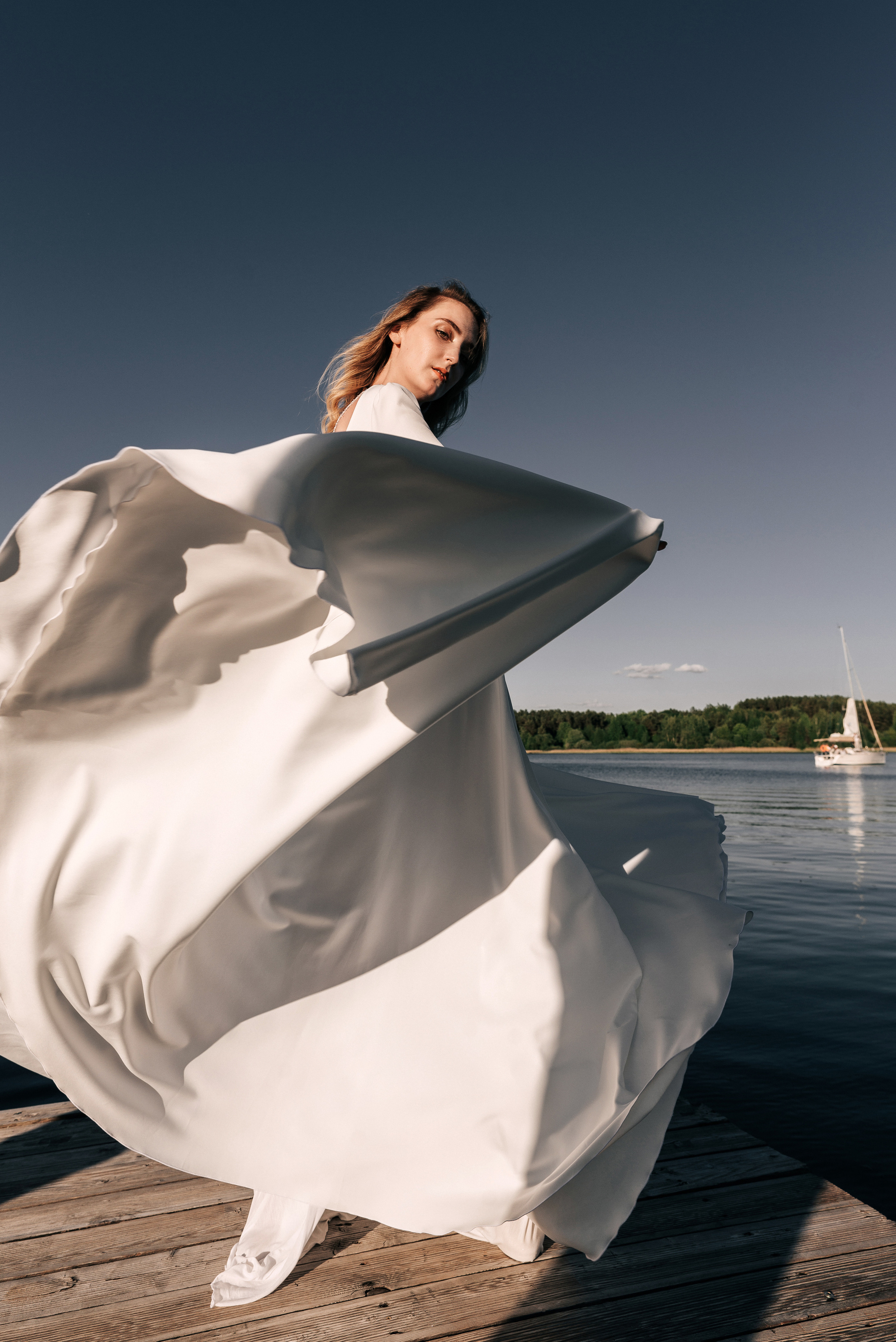 Великолепный показ свадебных платьев свадебного салона-ателье Bonjour. Свадебный салон-ателье Бонжур в Минске Bonjour