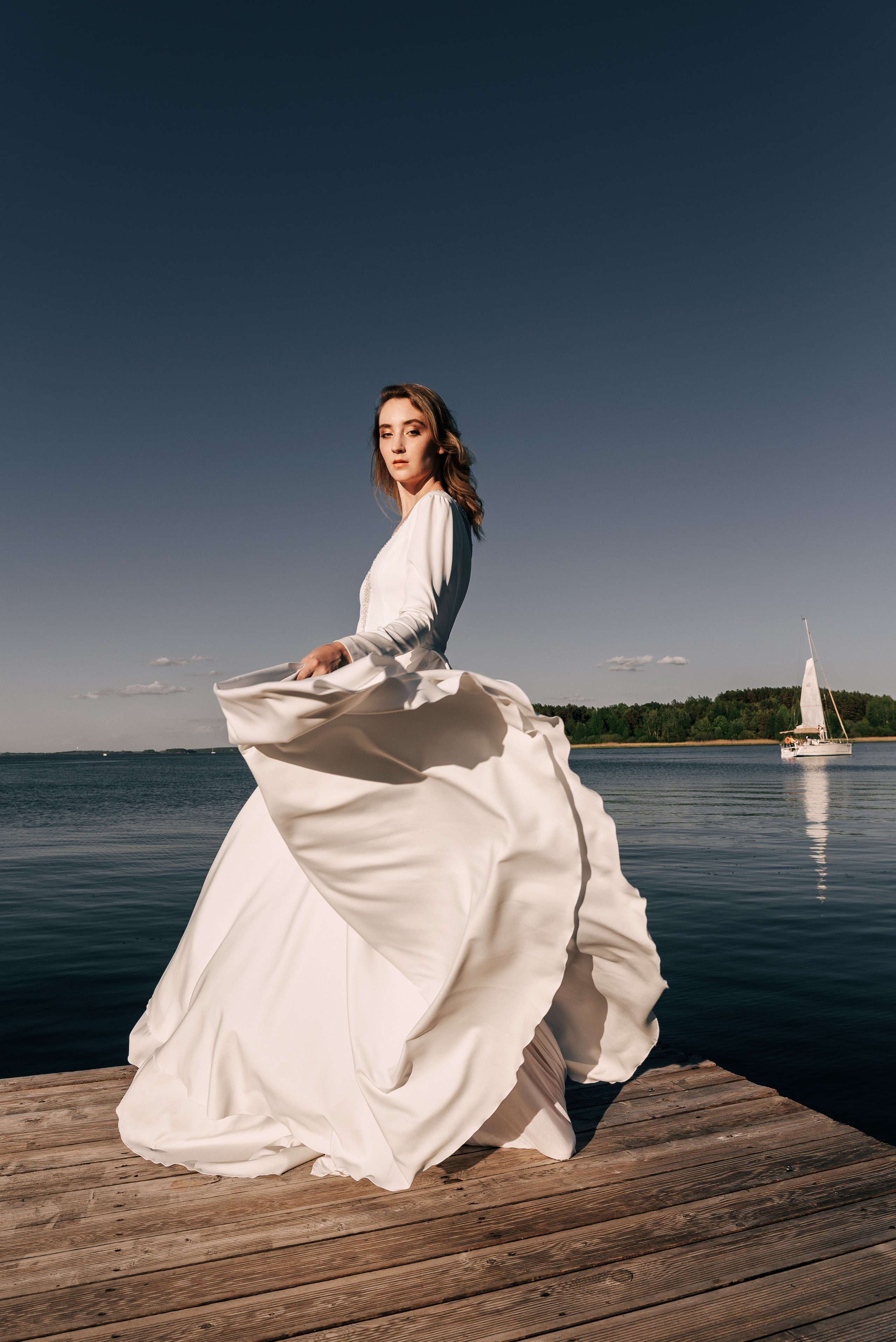 Великолепный показ свадебных платьев свадебного салона-ателье Bonjour. Свадебный салон-ателье Бонжур в Минске Bonjour