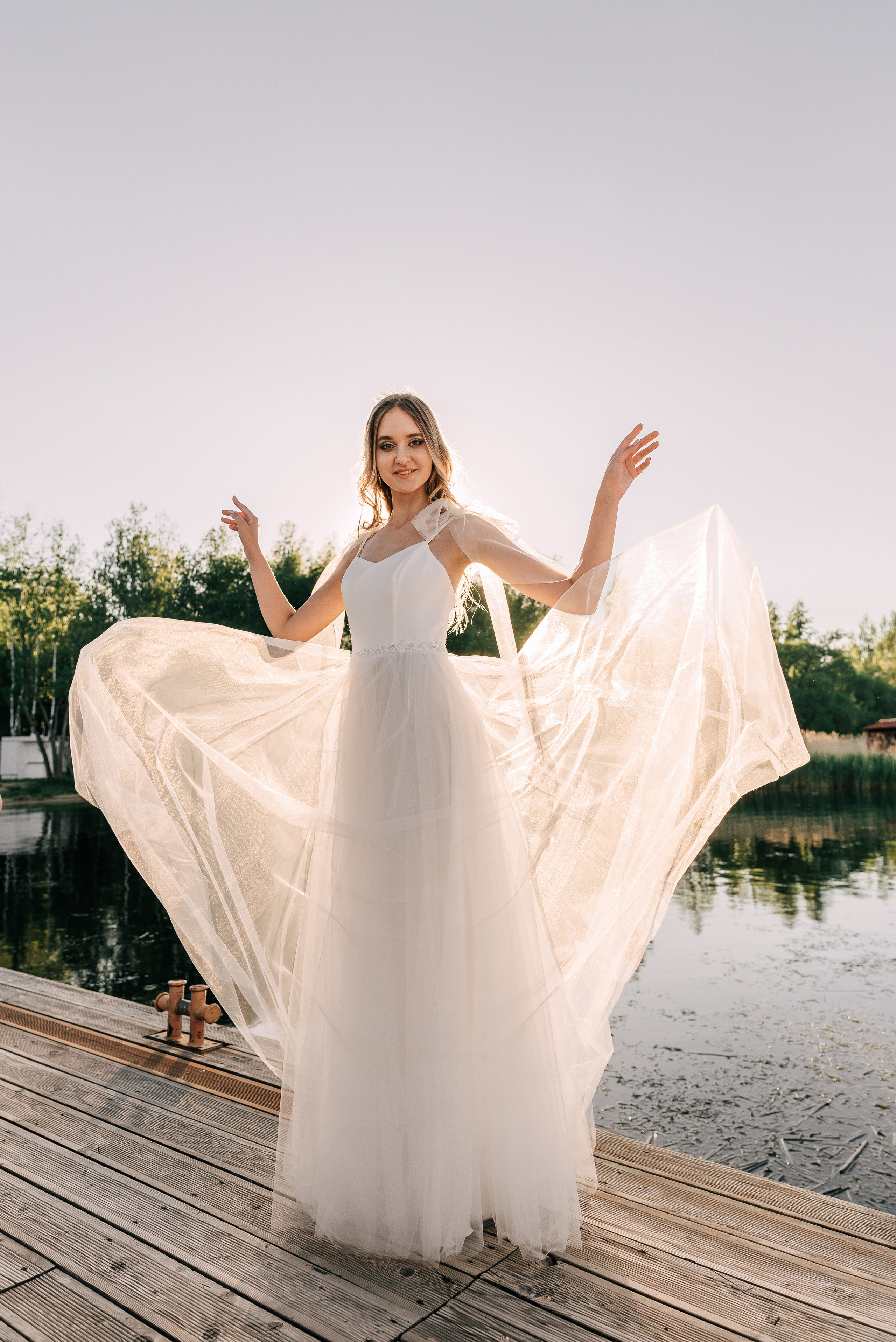 Великолепный показ свадебных платьев свадебного салона-ателье Bonjour. Свадебный салон-ателье Бонжур в Минске Bonjour