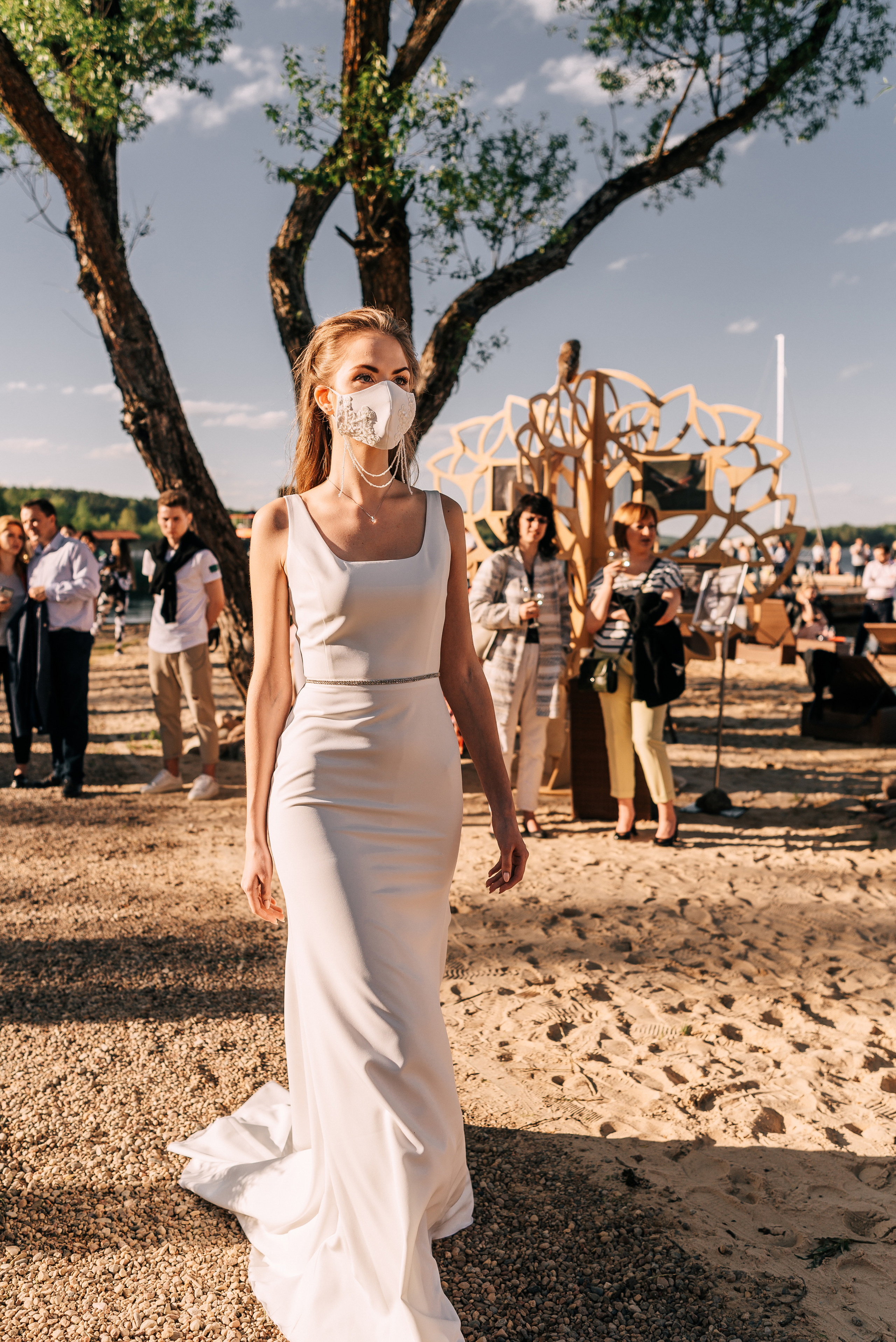 Великолепный показ свадебных платьев свадебного салона-ателье Bonjour. Свадебный салон-ателье Бонжур в Минске Bonjour