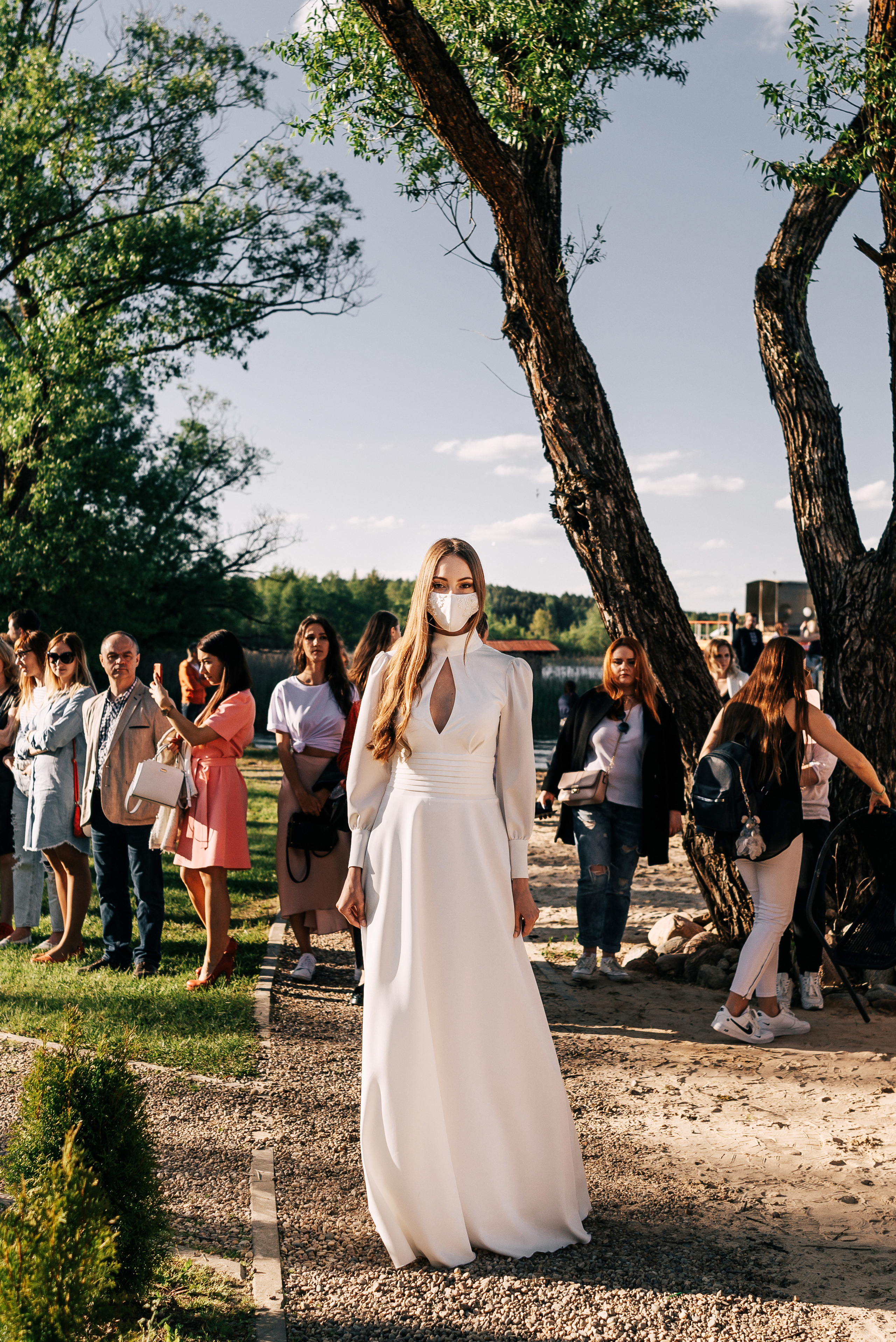Великолепный показ свадебных платьев свадебного салона-ателье Bonjour. Свадебный салон-ателье Бонжур в Минске Bonjour