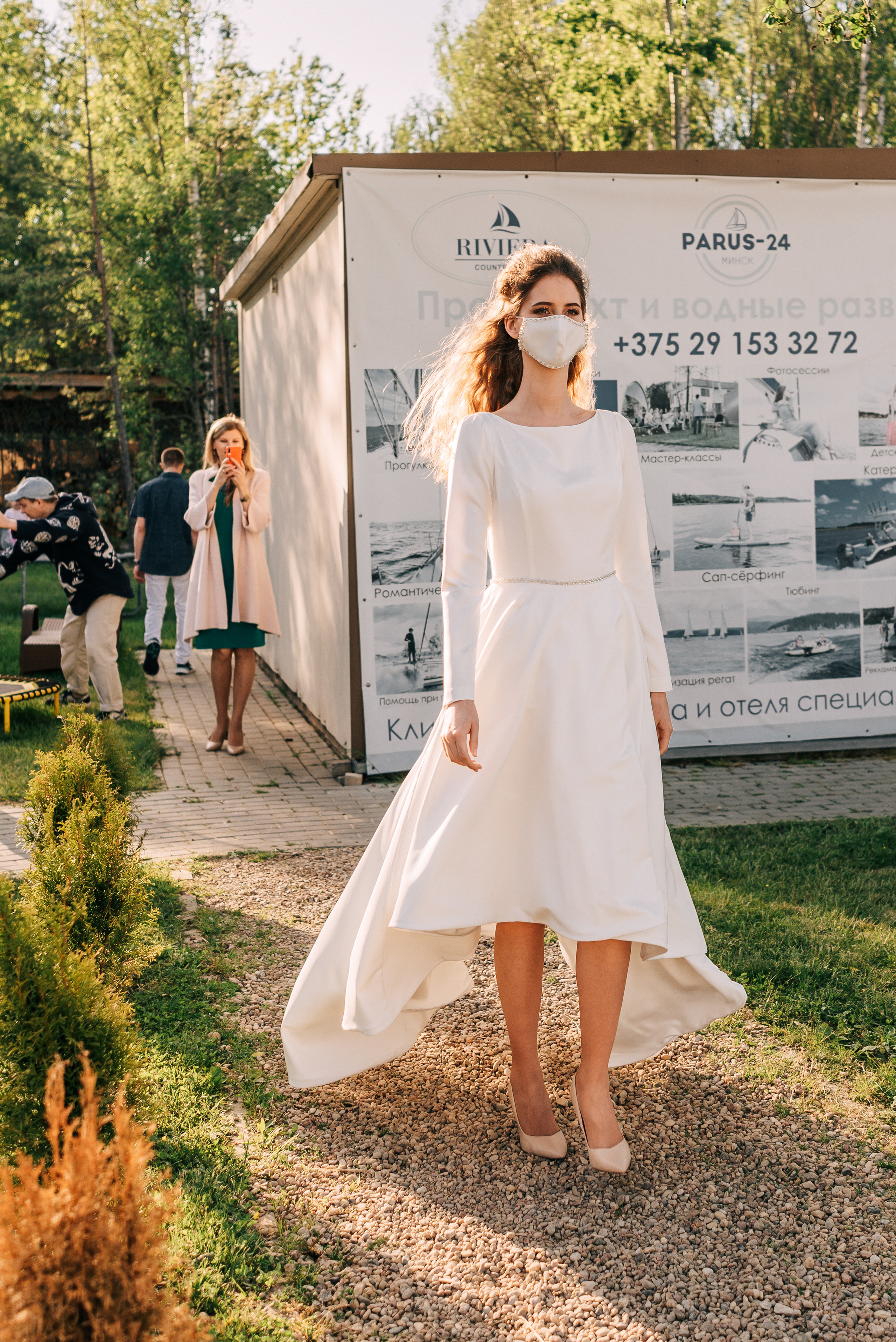 Великолепный показ свадебных платьев свадебного салона-ателье Bonjour. Свадебный салон-ателье Бонжур в Минске Bonjour