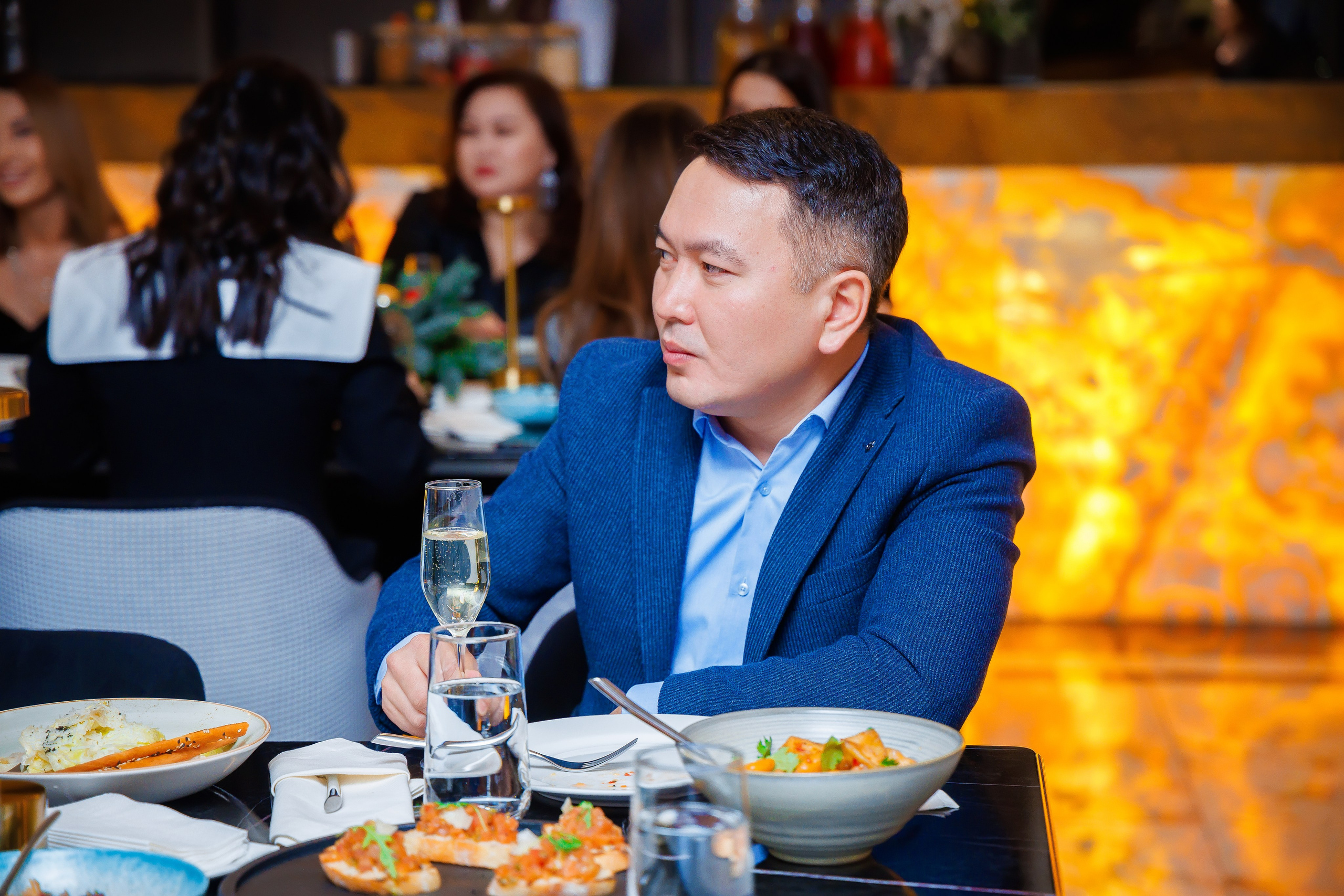 Мероприятие в заведении. Семейный и Свадебный фотограф в Астане Александр Астапов