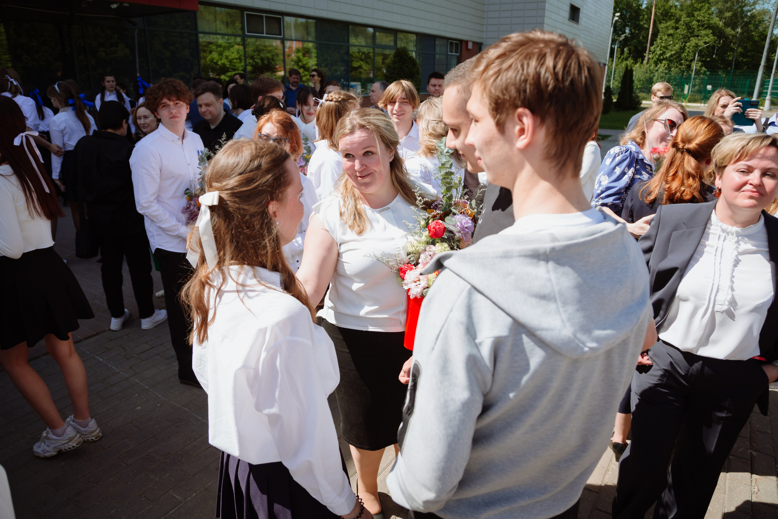 Последний звонок 2024 (2 часа фотосъемки). Профессиональный фотограф Надежда Антонова