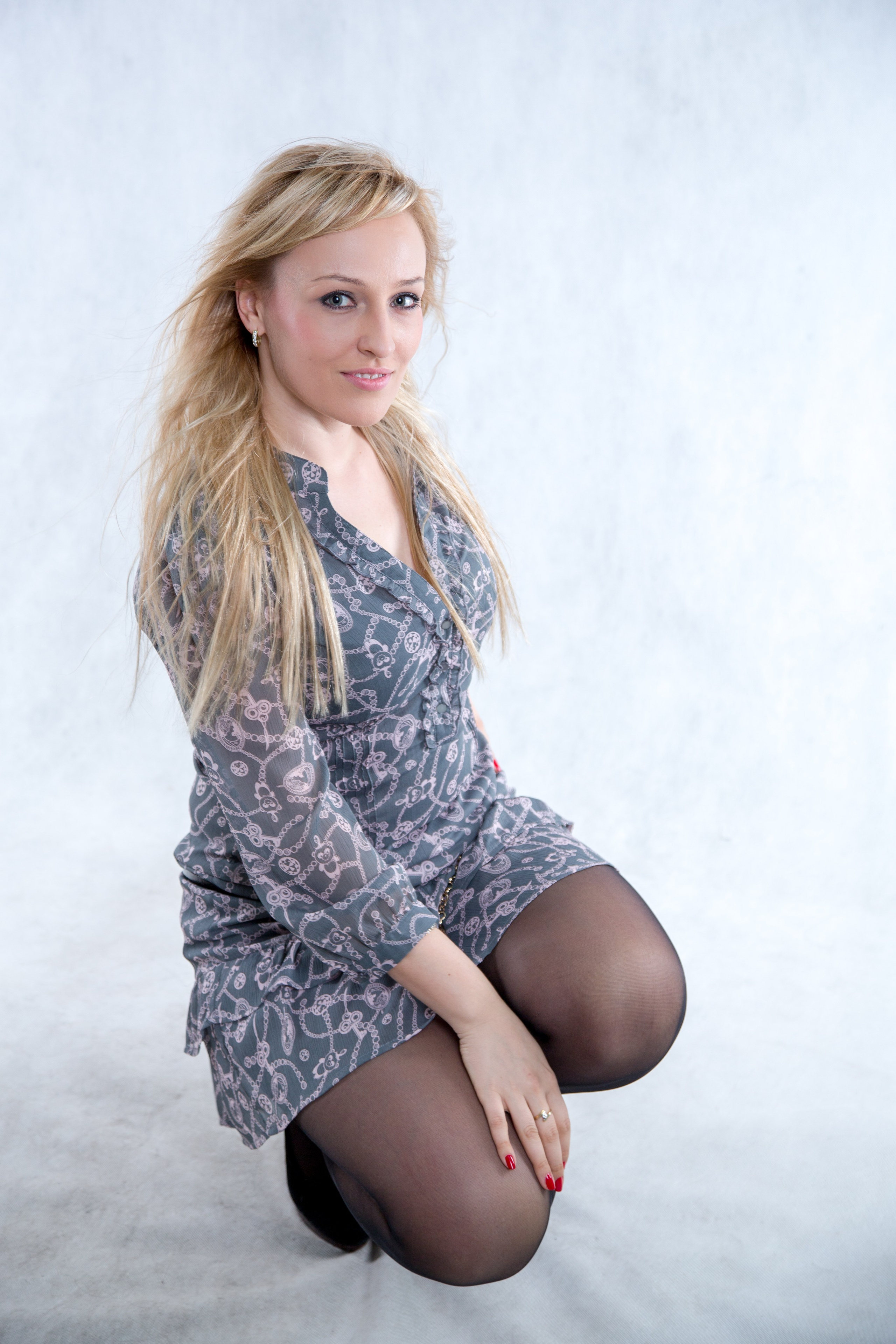 Съемка в студии красивой девушки в Воронеже. Свадебный и семейный фотограф в Воронеже Андрей Валин