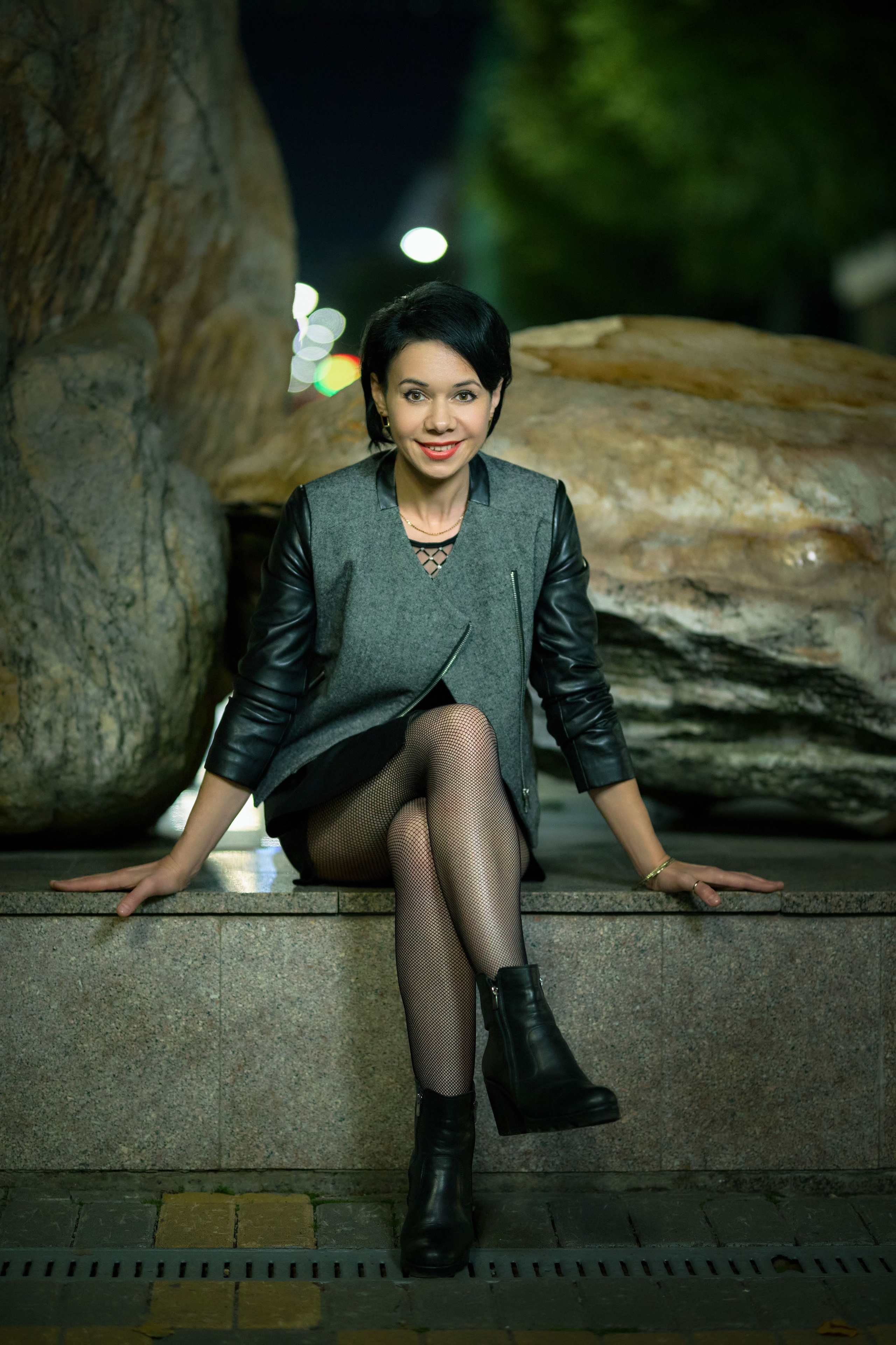 Вечерняя женская фотосессия на арбате. Чувашия, Чебоксары. Владимир Суздалов (ProMaXe) — Портретный фотограф, тематические фотосессии в Чебоксарах