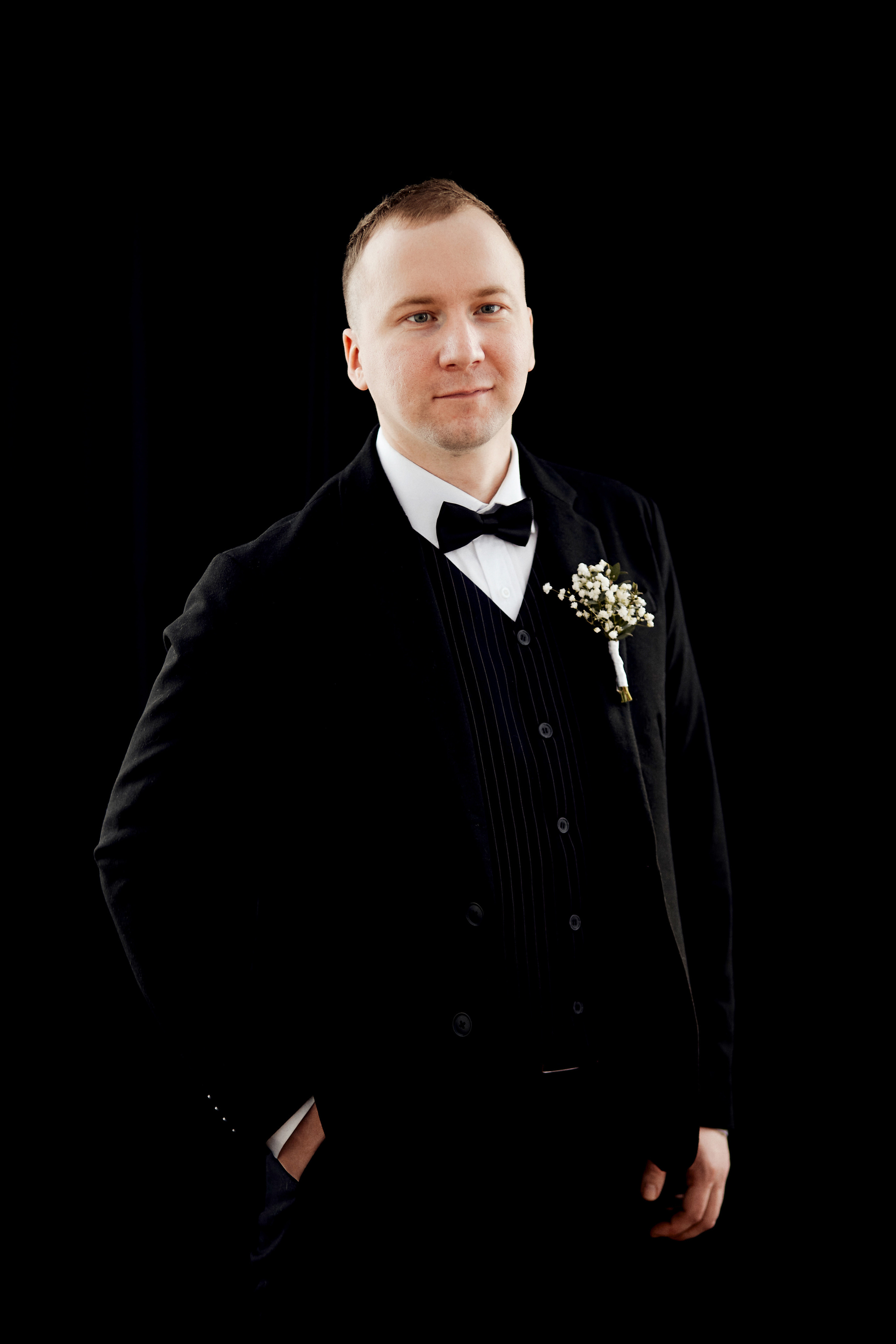 Свадебная фотосессия в студии. Свадебный фотограф Чайковский